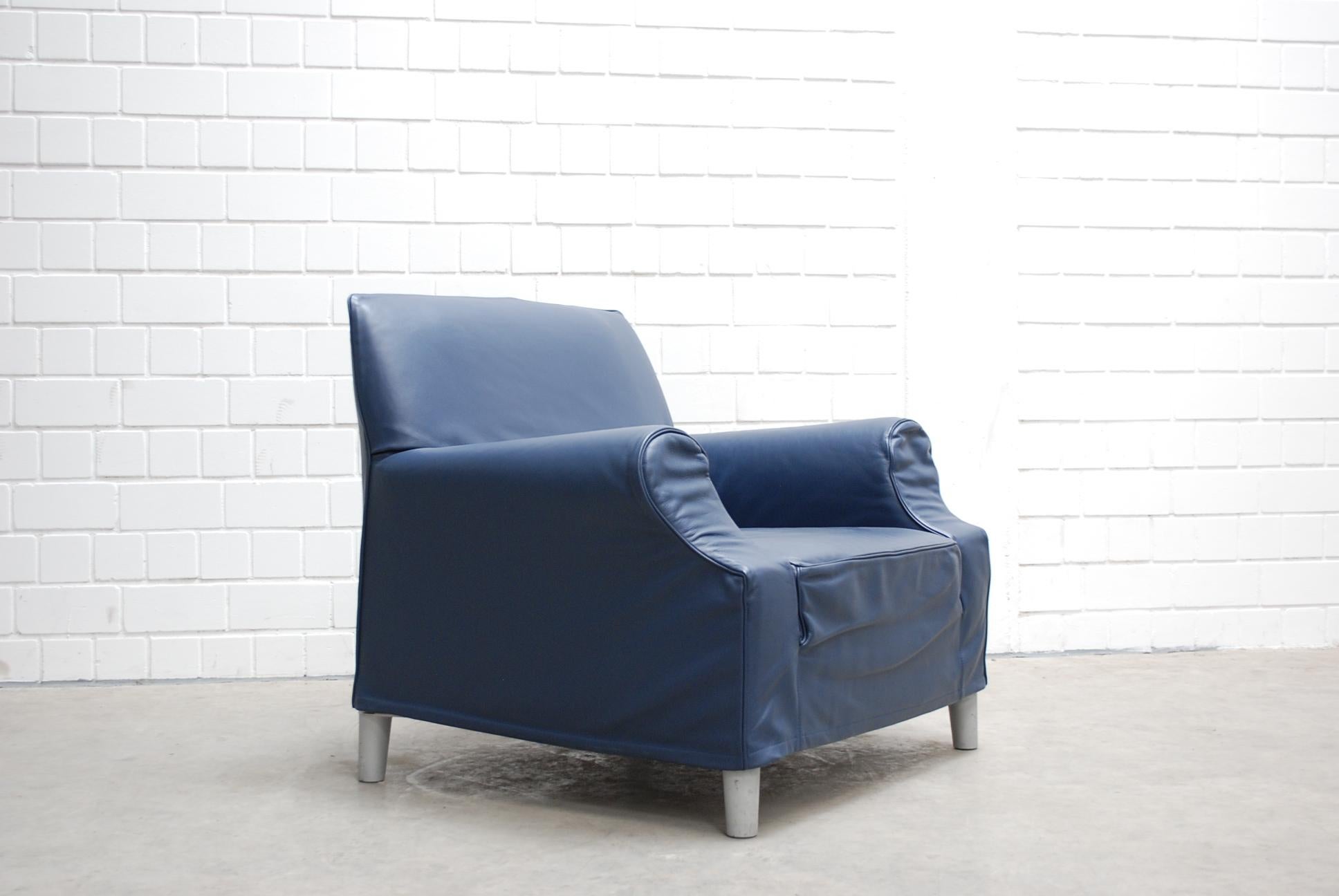 Cassina Model Lazy Working Chair Blue Leather Armchair by Philippe Starck In Good Condition For Sale In Munich, Bavaria