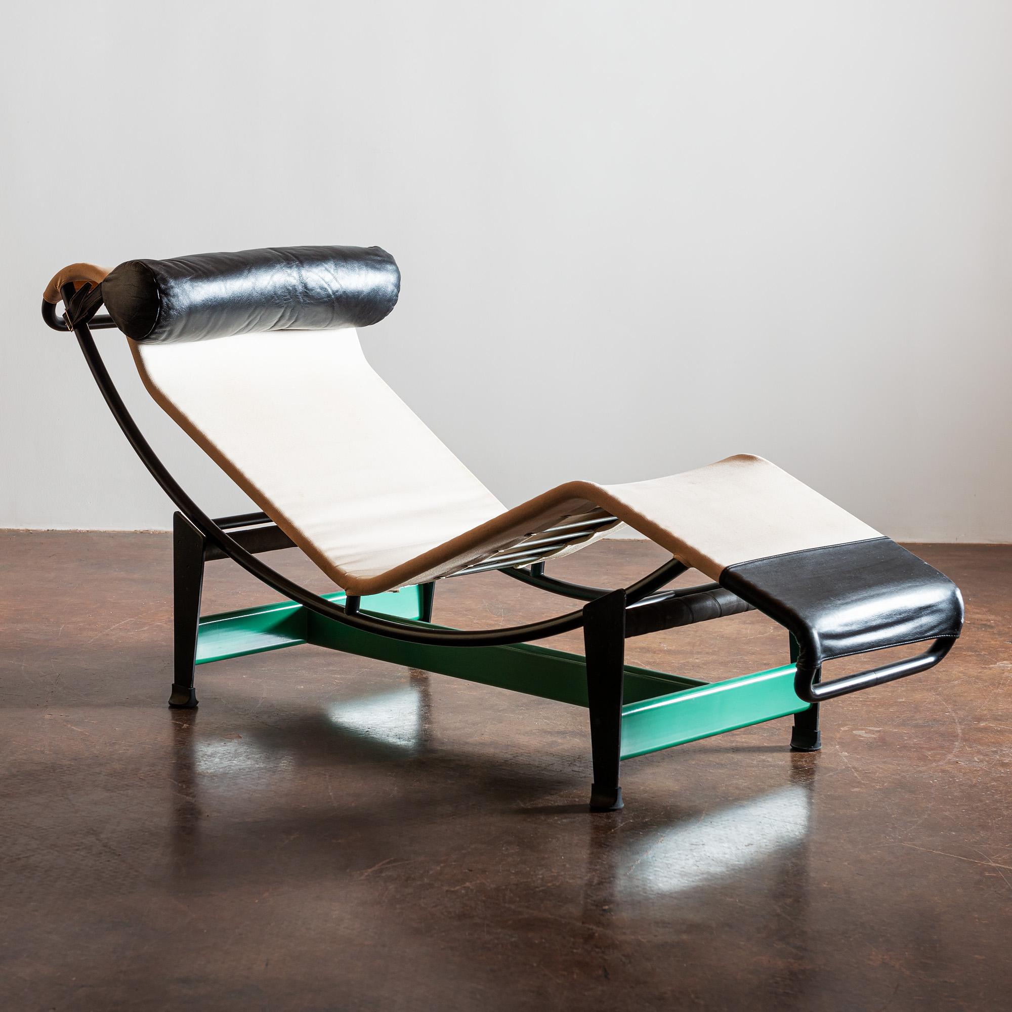 A stylish re-edition of the iconic LC4 by Cassina with green base. This example produced in 1980 is stamped 