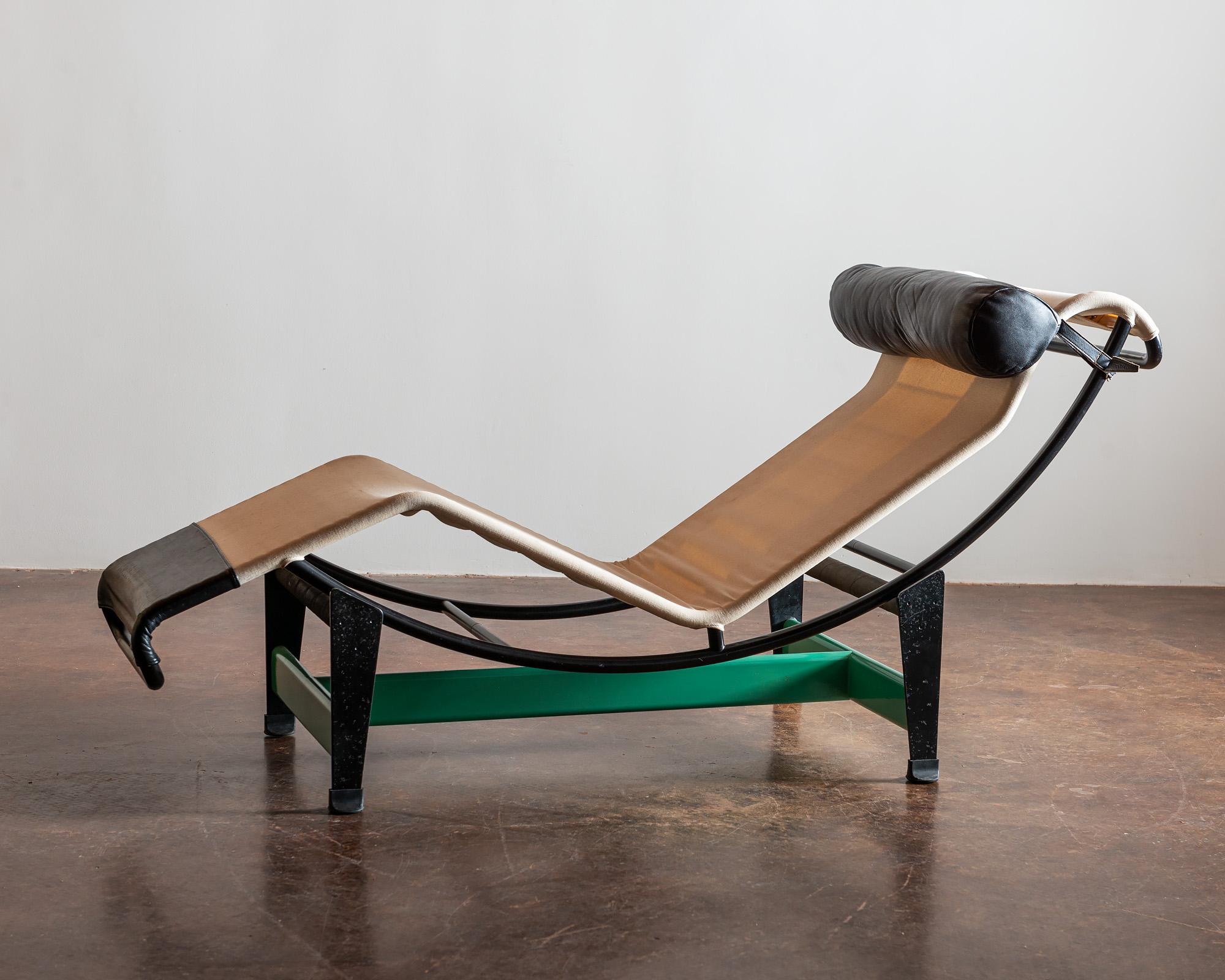 European Cassina Re-edition Le Corbusier LC4 Chaise with Green Base