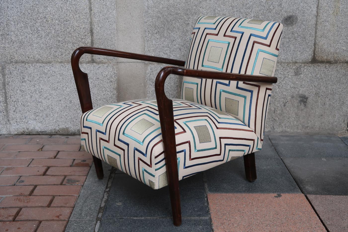 Cassina, Rosewood, Linen and Colors Silk Midcentury Pair of Lounge Chairs, 1940 For Sale 3