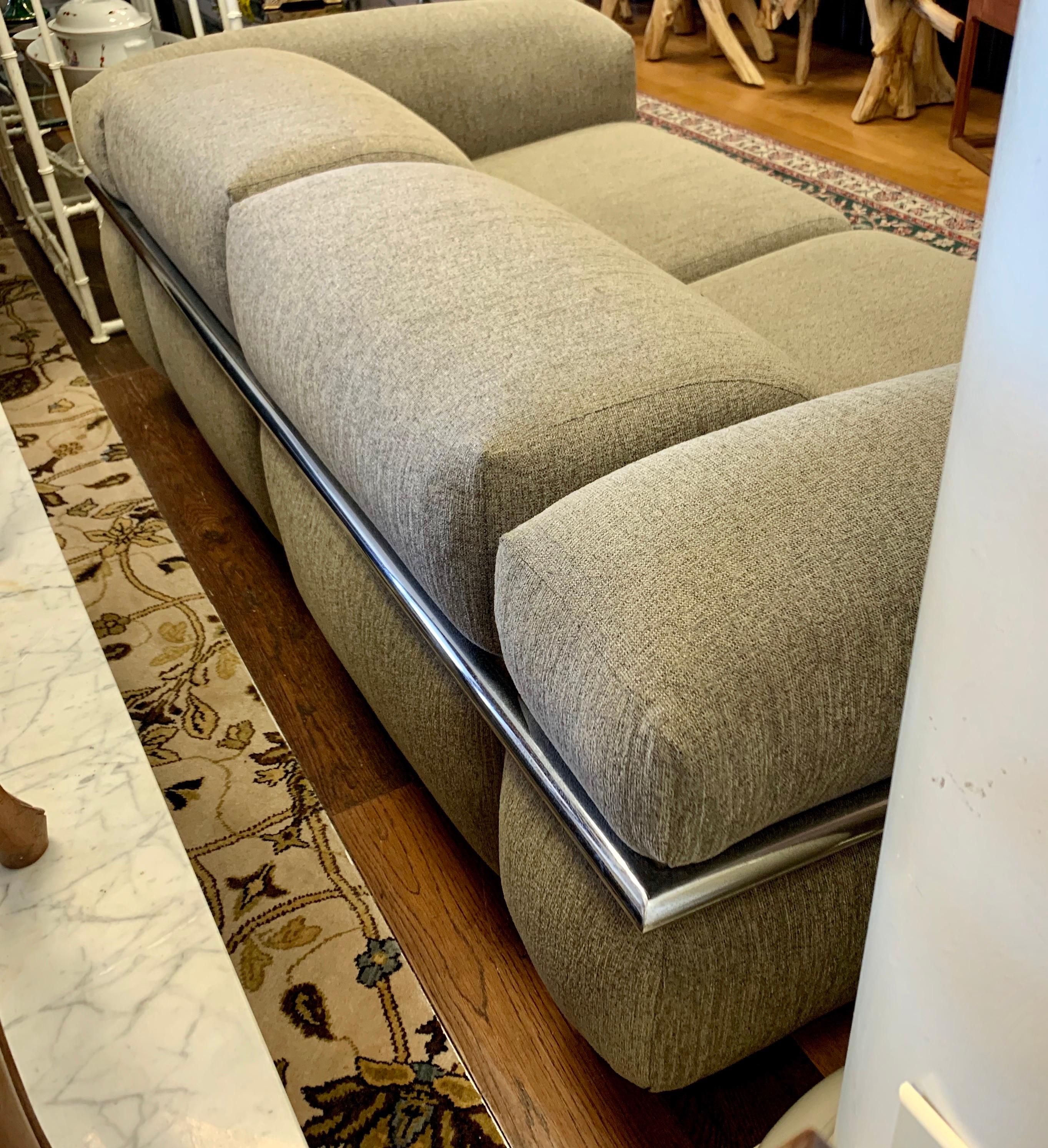 Cassina Sesann Sofa Designed by Gianfranco Frattini in Gray Fabric with Chrome In Good Condition In West Hartford, CT