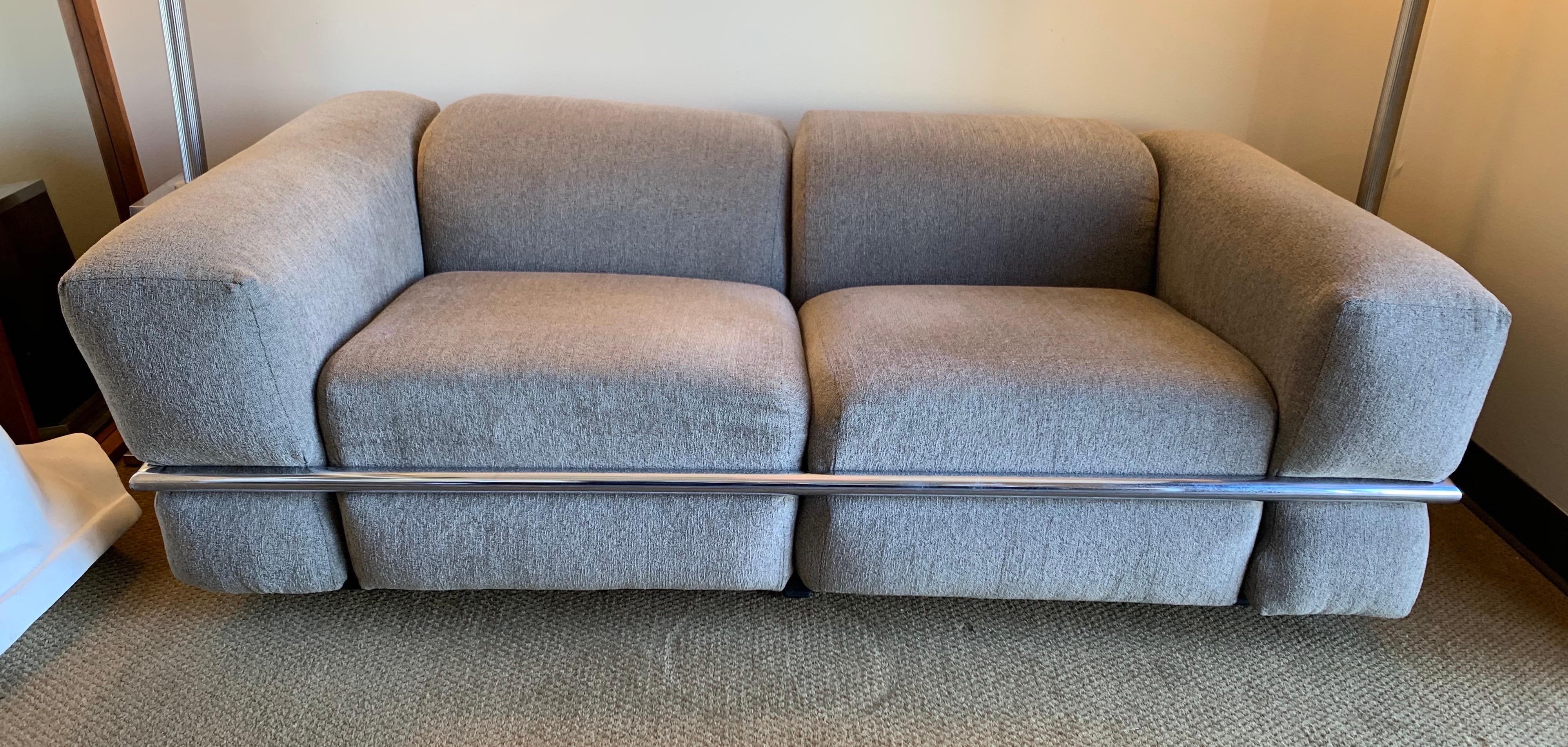 Cassina Sesann Sofa Loveseat by Gianfranco Frattini in Gray Fabric with Chrome  In Good Condition In West Hartford, CT