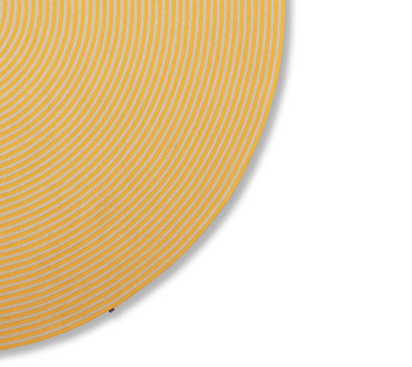 Cassina Soleil Large Yellow Rug In New Condition For Sale In Barcelona, Barcelona