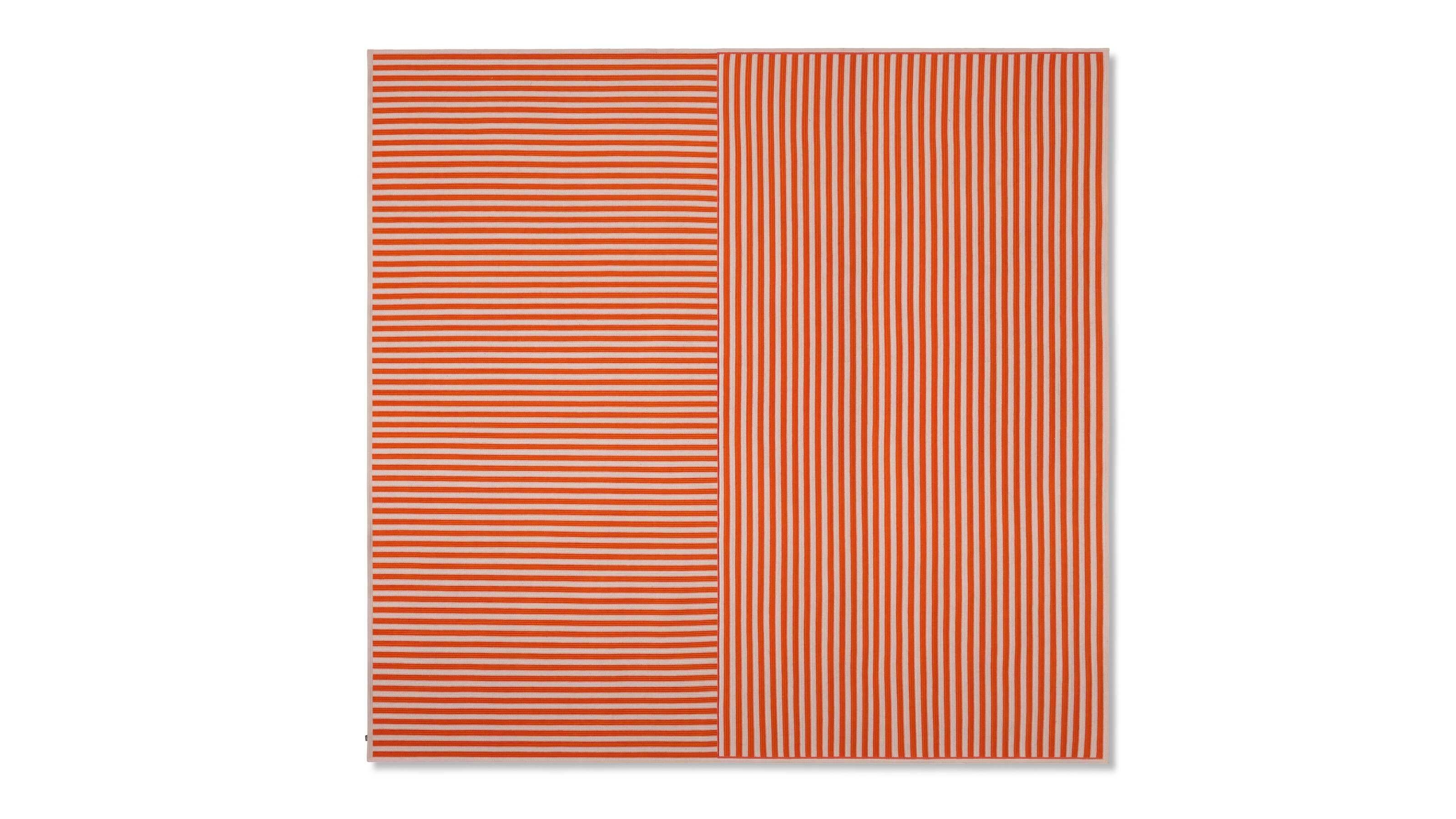 Cassina Soleil Rug 

A rug with lively, brilliant colours for alfresco spaces.

With its striped motif in four colour options, Soleil adds a pop of personality to complete any outdoor setting in perfect harmony with the furniture from the Cassina
