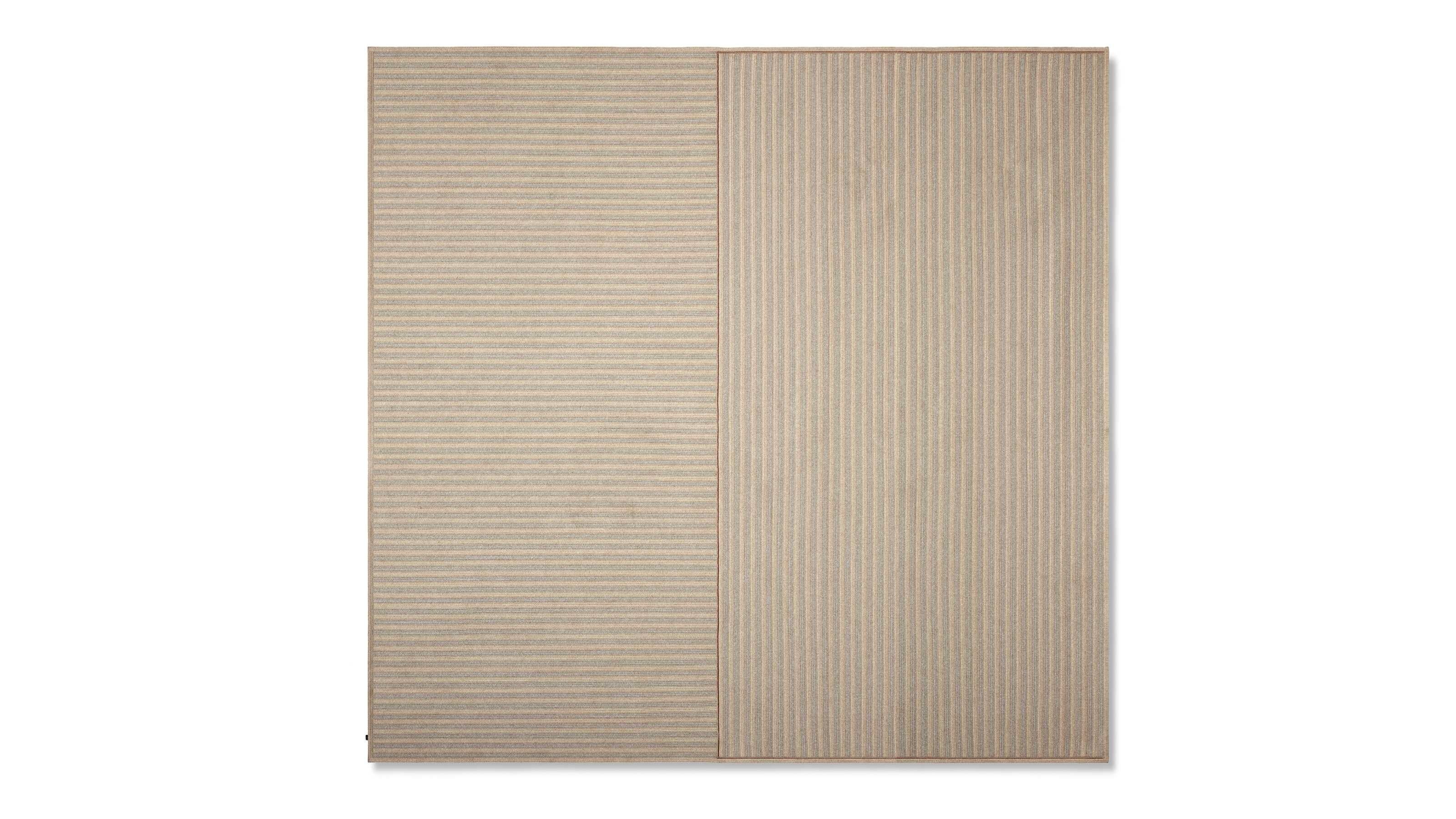 Cassina Soleil Rug 

A rug with lively, brilliant colours for alfresco spaces.

With its striped motif in four colour options, Soleil adds a pop of personality to complete any outdoor setting in perfect harmony with the furniture from the Cassina