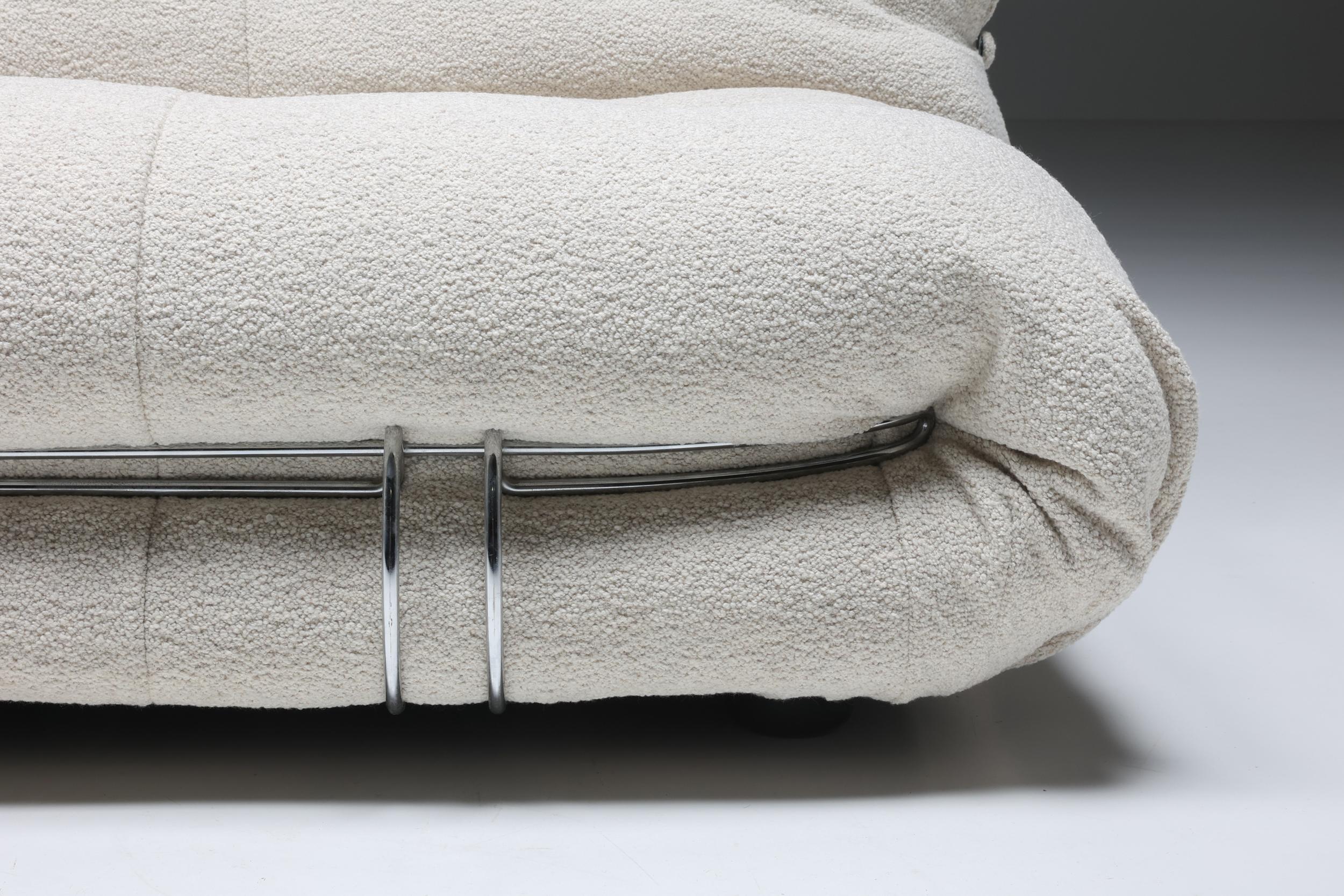 Cassina 'Soriana' four Seater Sofa by Afra and Tobia Scarpa in Bouclé, 1970's 1