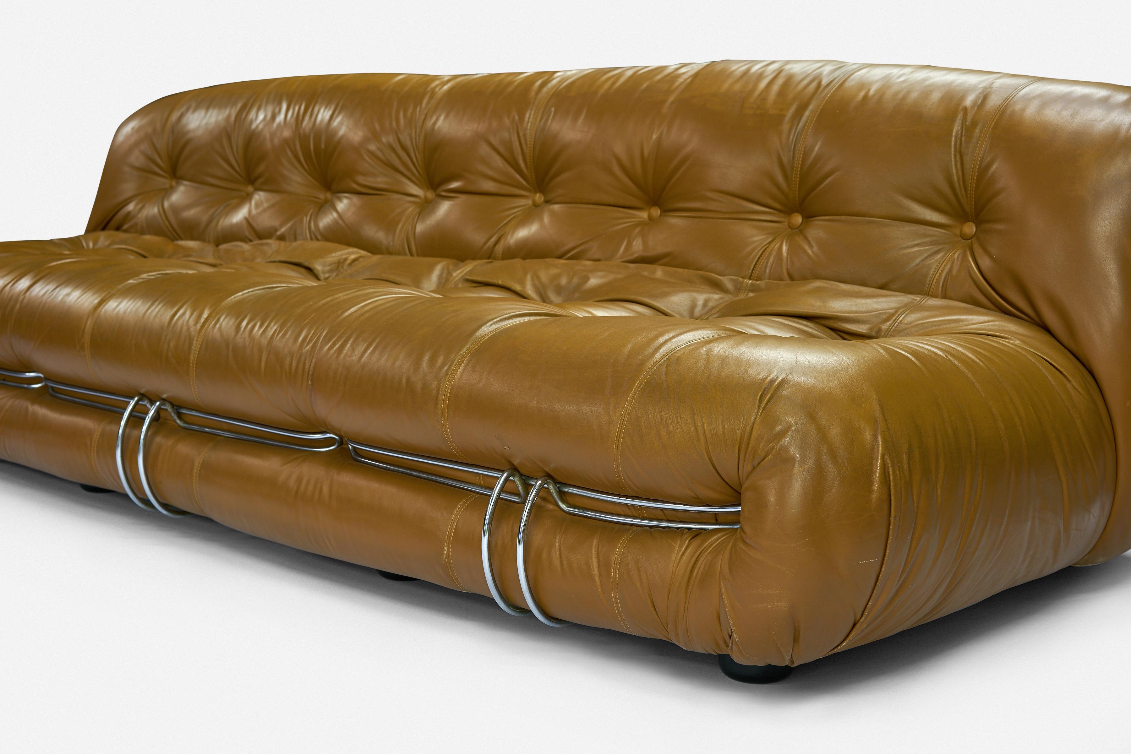 Cassina 'Soriana' Sofa by Afra and Tobia Scarpa in Original Leather In Good Condition For Sale In Houston, TX