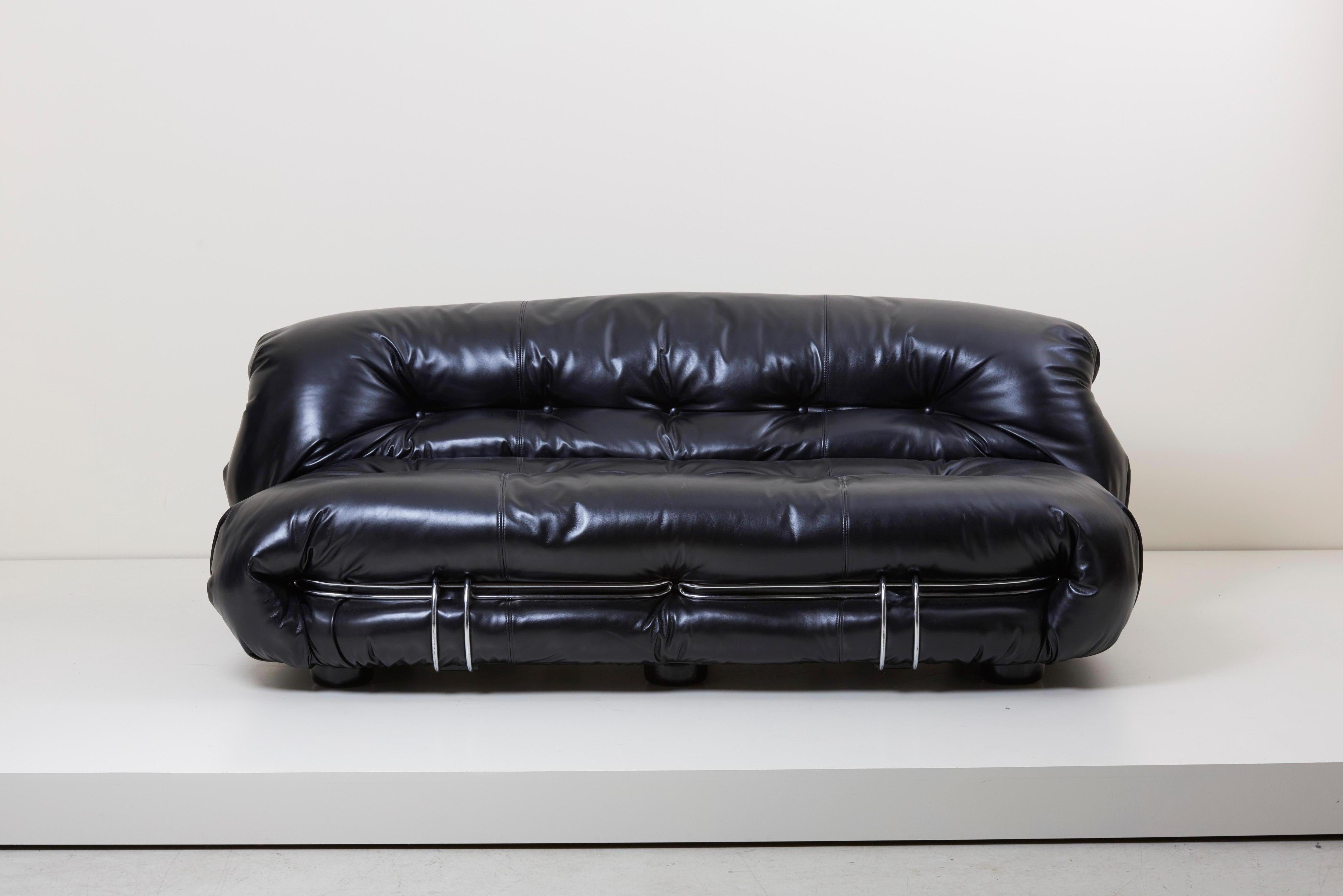 New upholstered Soriana sofa two-seat in high quality black leather by Cassina.