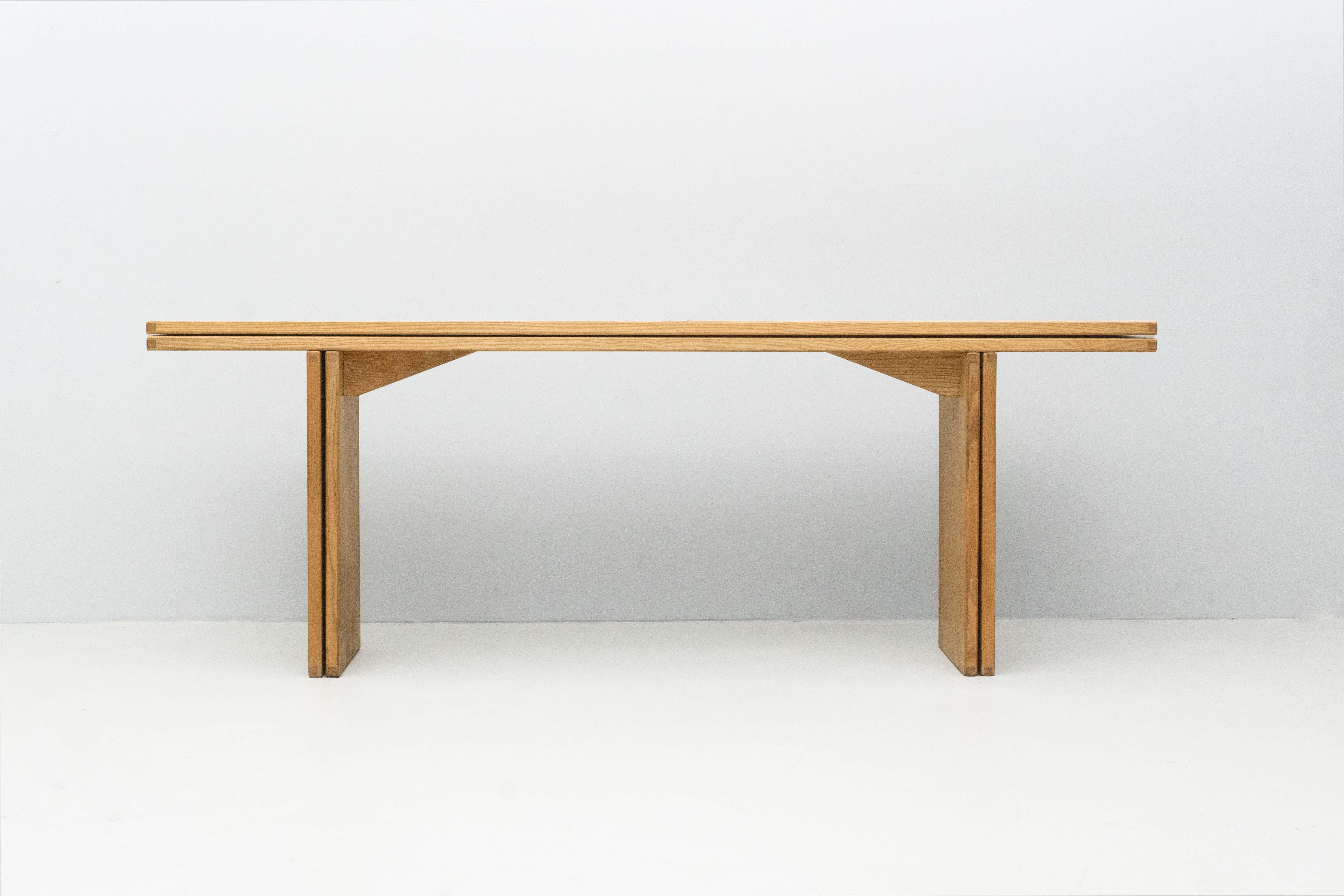 Métal Table Cassina conçue par Piero De Martini en 1975 en vente