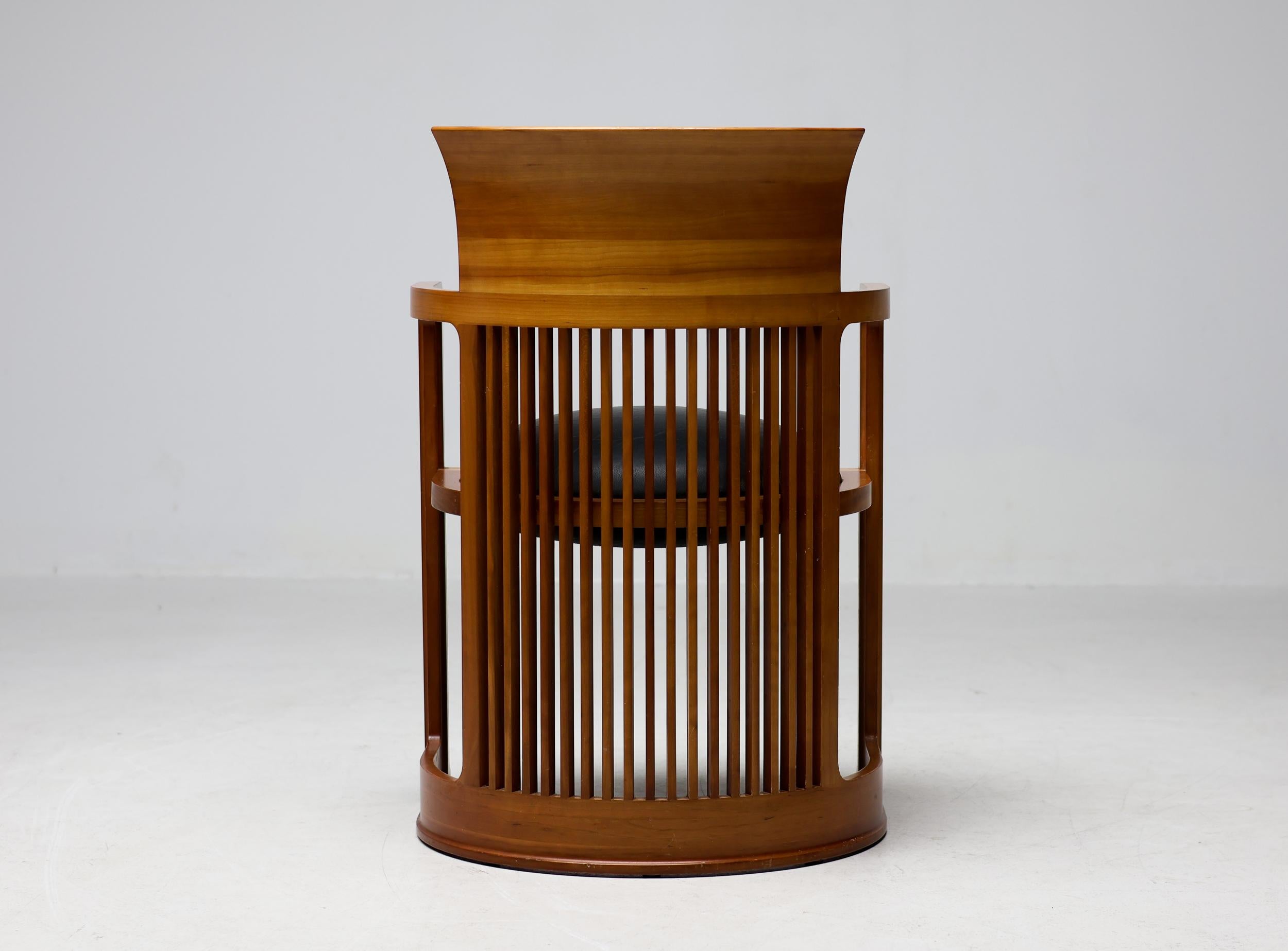 American Cassina Taliesin Dining Table with 4 Barrel Chairs by Frank Lloyd Wright For Sale