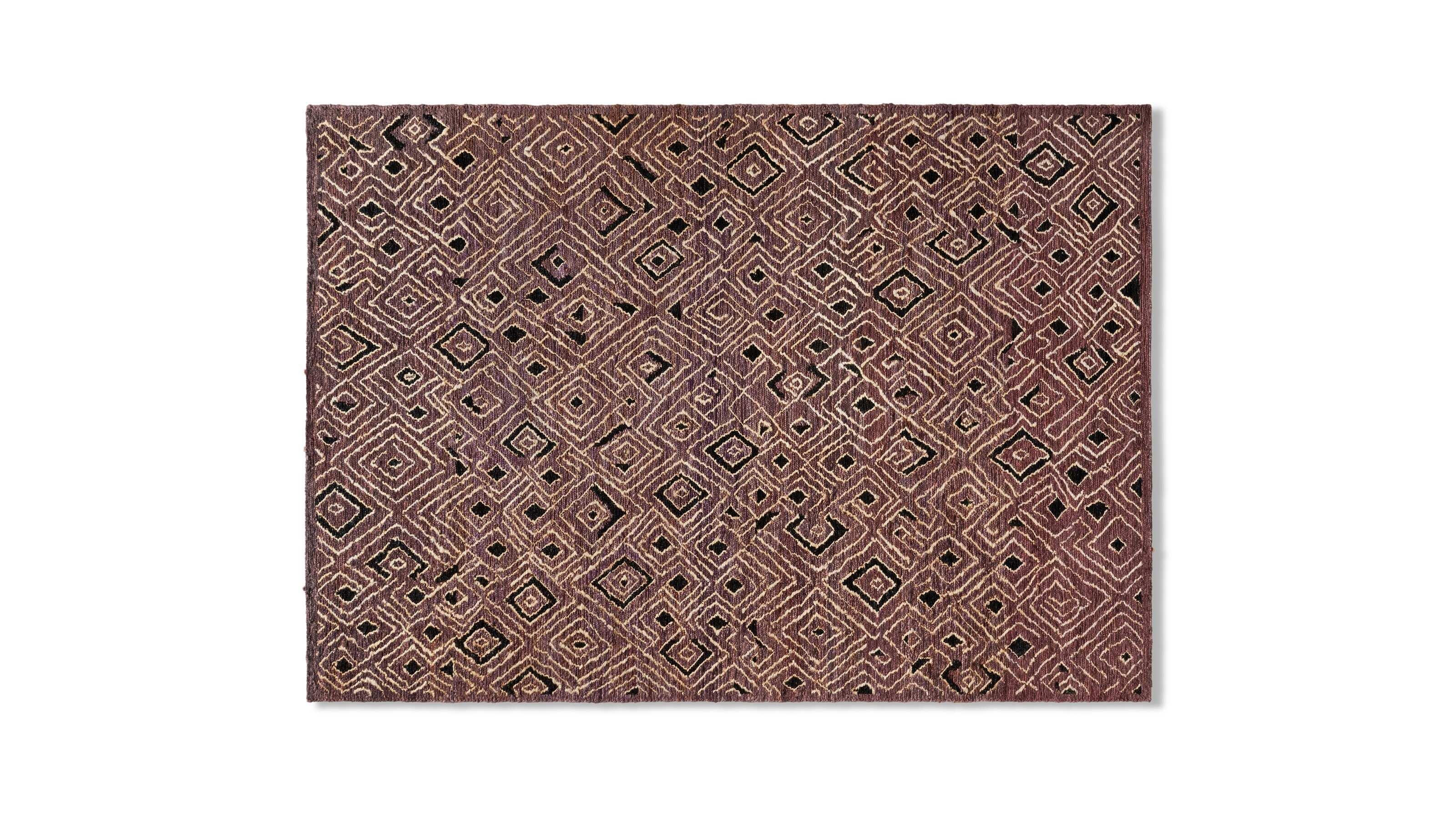 Cassina Ténéré Handgewebter Juteteppich Polychrome Version.

Ein Teppich, der die Natur zelebriert, vollständig handgefertigt aus Jute, nach alten traditionellen Methoden.

Cassina arbeitet mit der Firma Golran zusammen, um die Ténéré-Teppiche zu