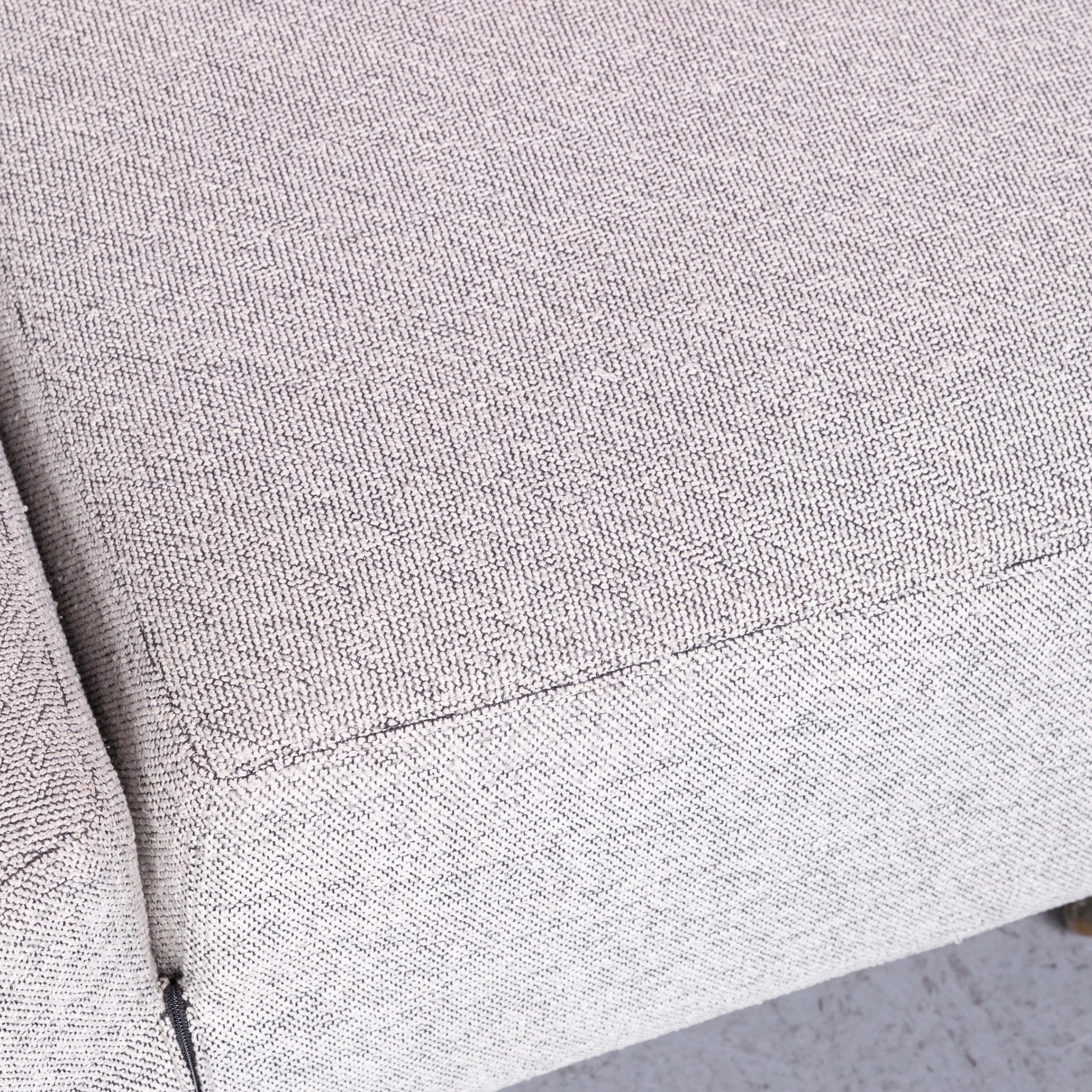 Designer-Stoff-Sofa mit zwei Sitzen von Cassina Topkapi (21. Jahrhundert und zeitgenössisch) im Angebot