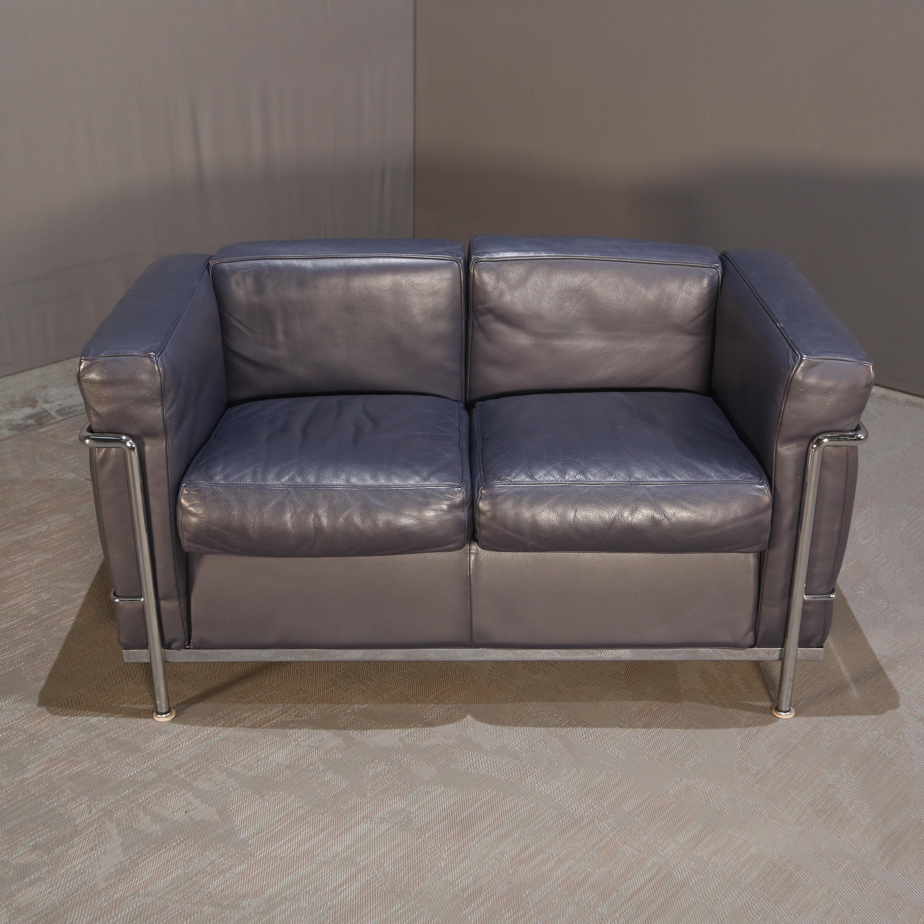 Cassina Zweisitzer-Fauteuil Grand Confort-Sofa von Le Corbusier (Moderne) im Angebot