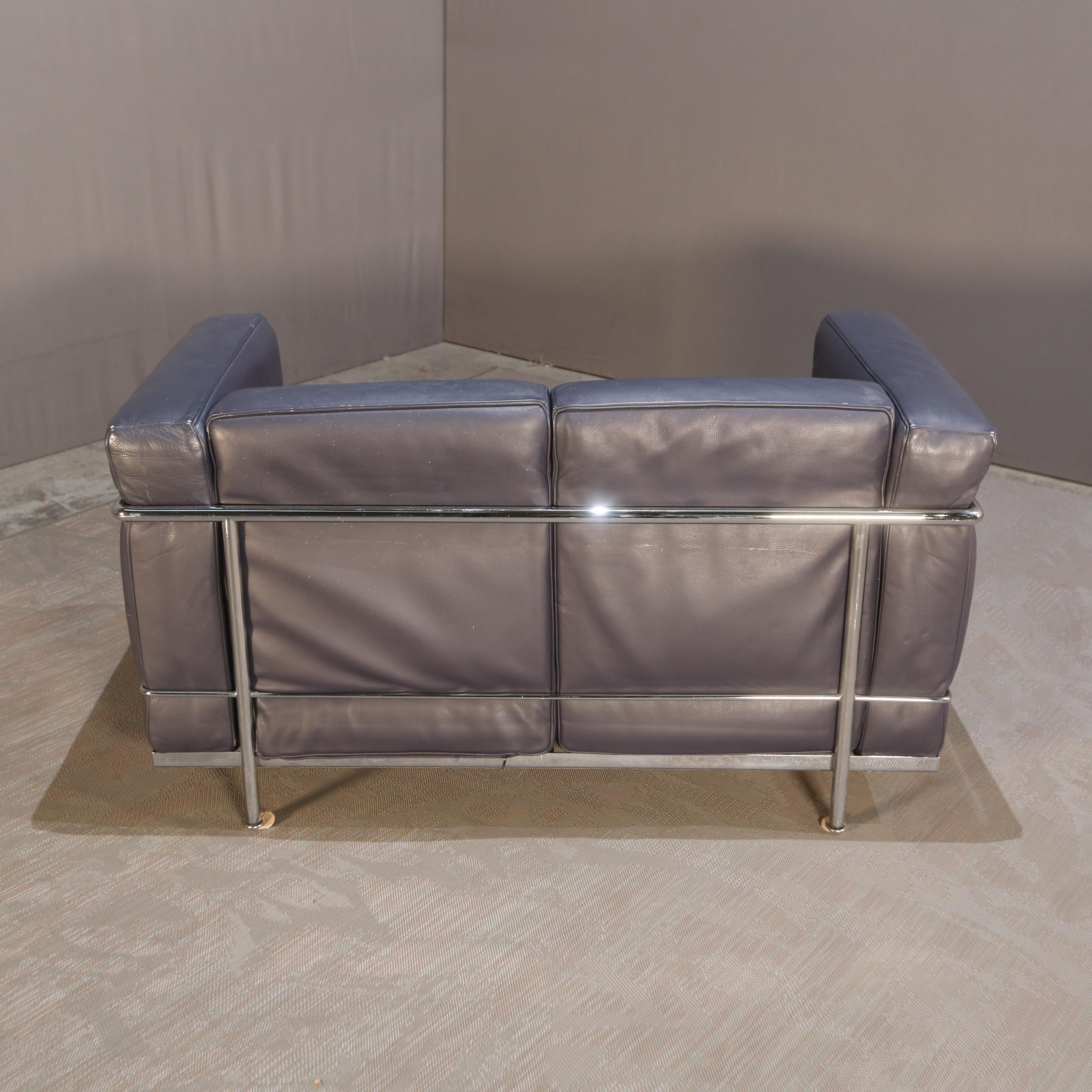 Cassina Zweisitzer-Fauteuil Grand Confort-Sofa von Le Corbusier (Stahl) im Angebot
