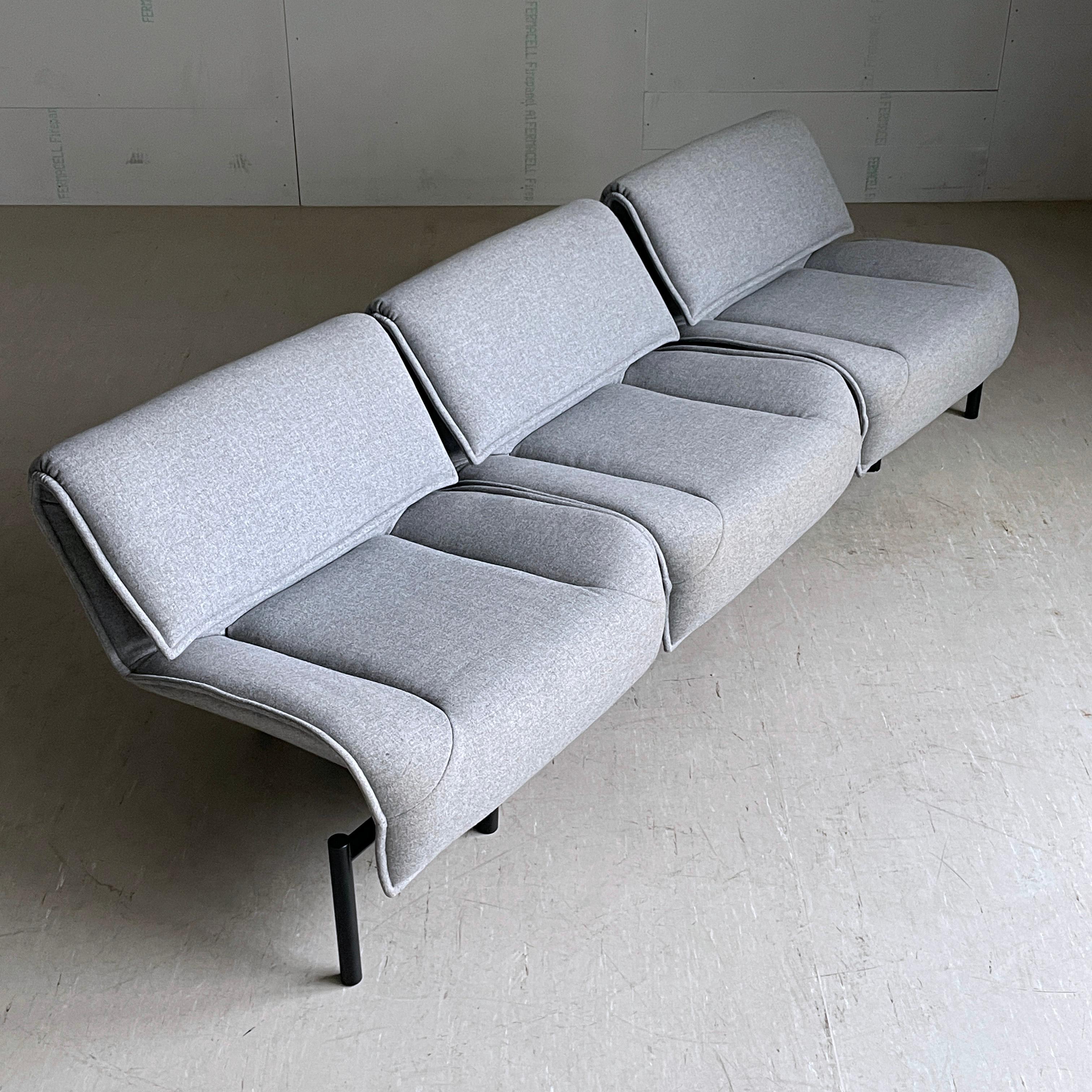 Cassina Veranda 3 seater Sofa by Vico Magistretti For Sale 4