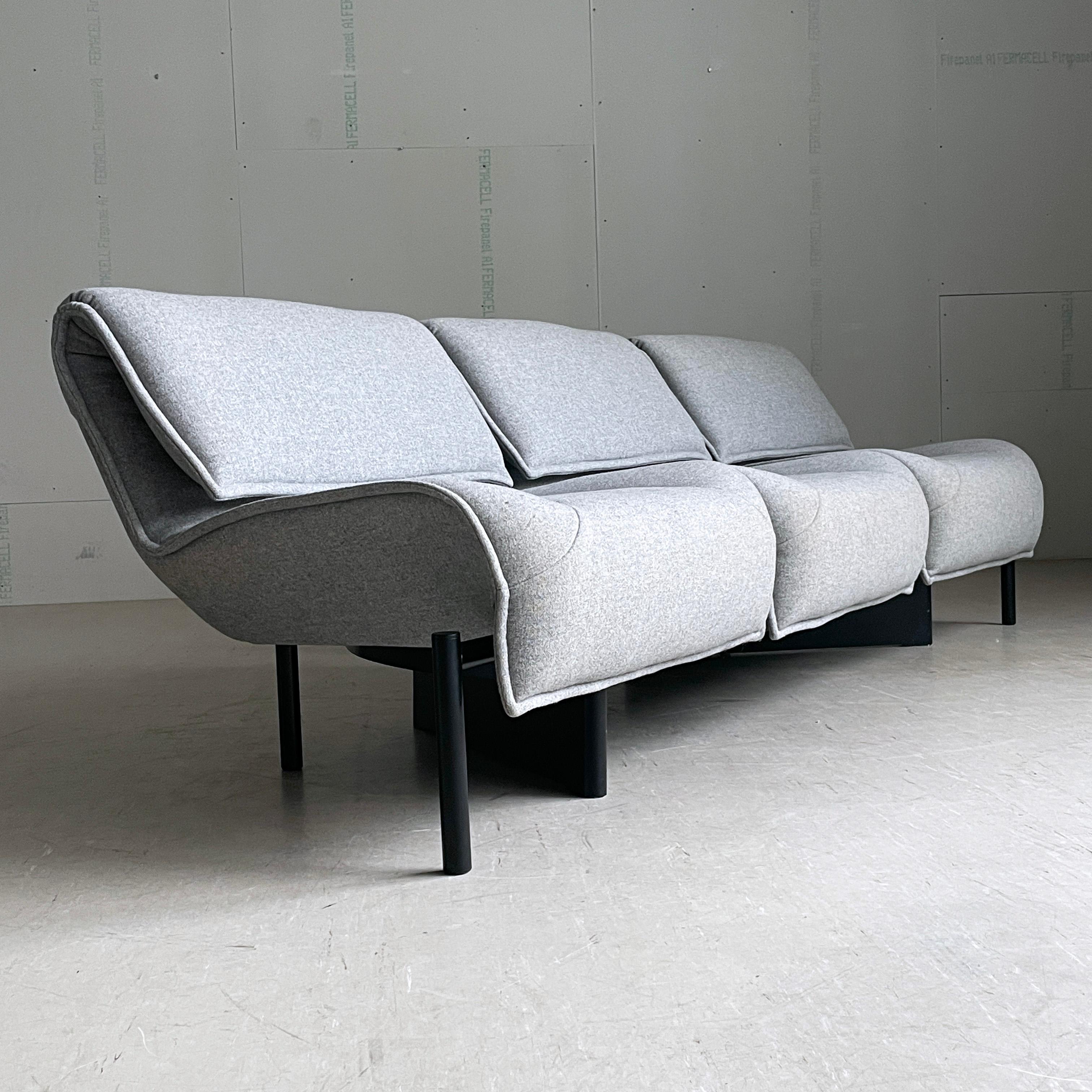 Cassina Veranda 3 seater Sofa by Vico Magistretti For Sale 5