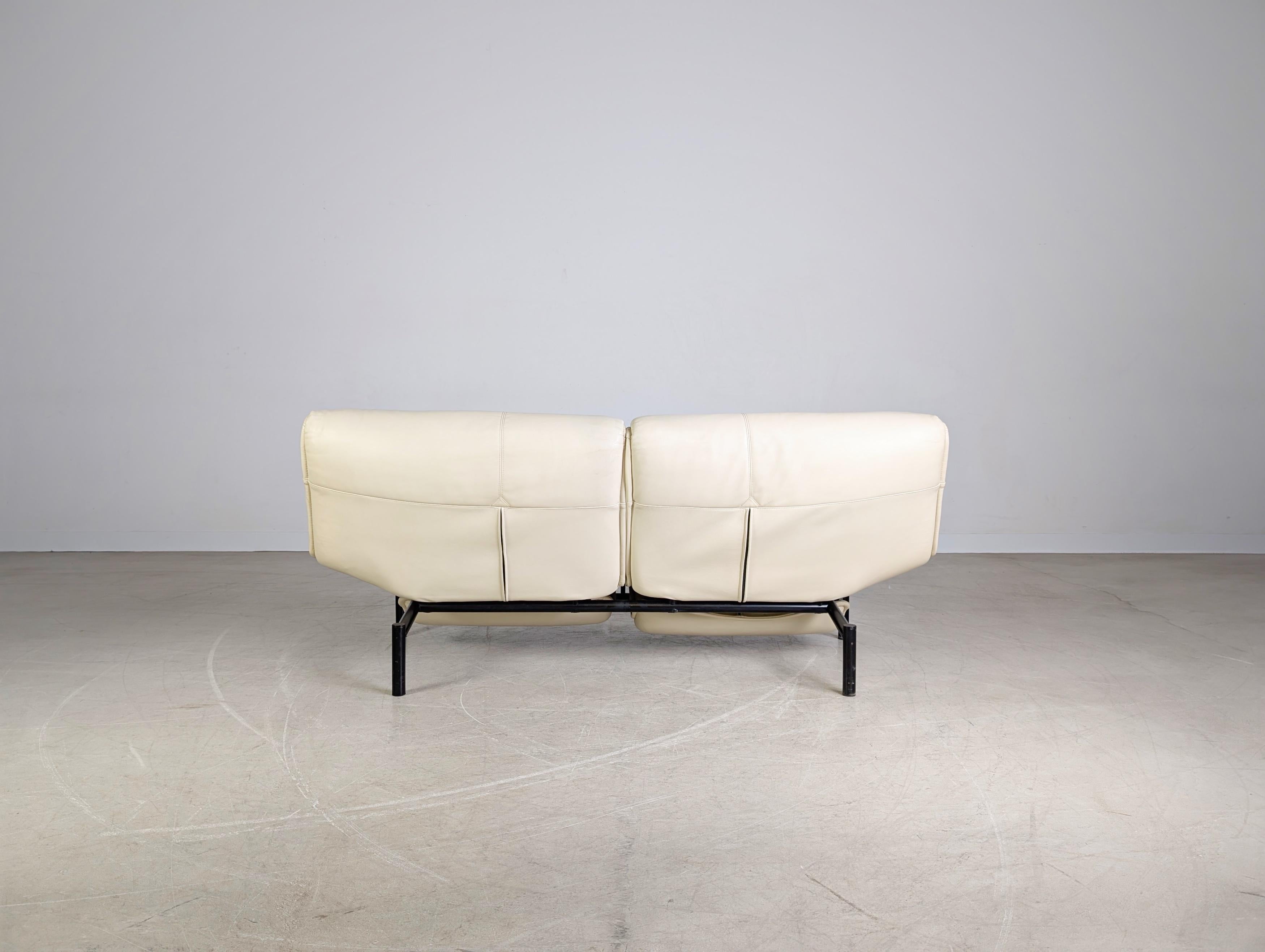 Late 20th Century Cassina Veranda Sofa Couch 1980 Vico Magistretti leder hell For Sale