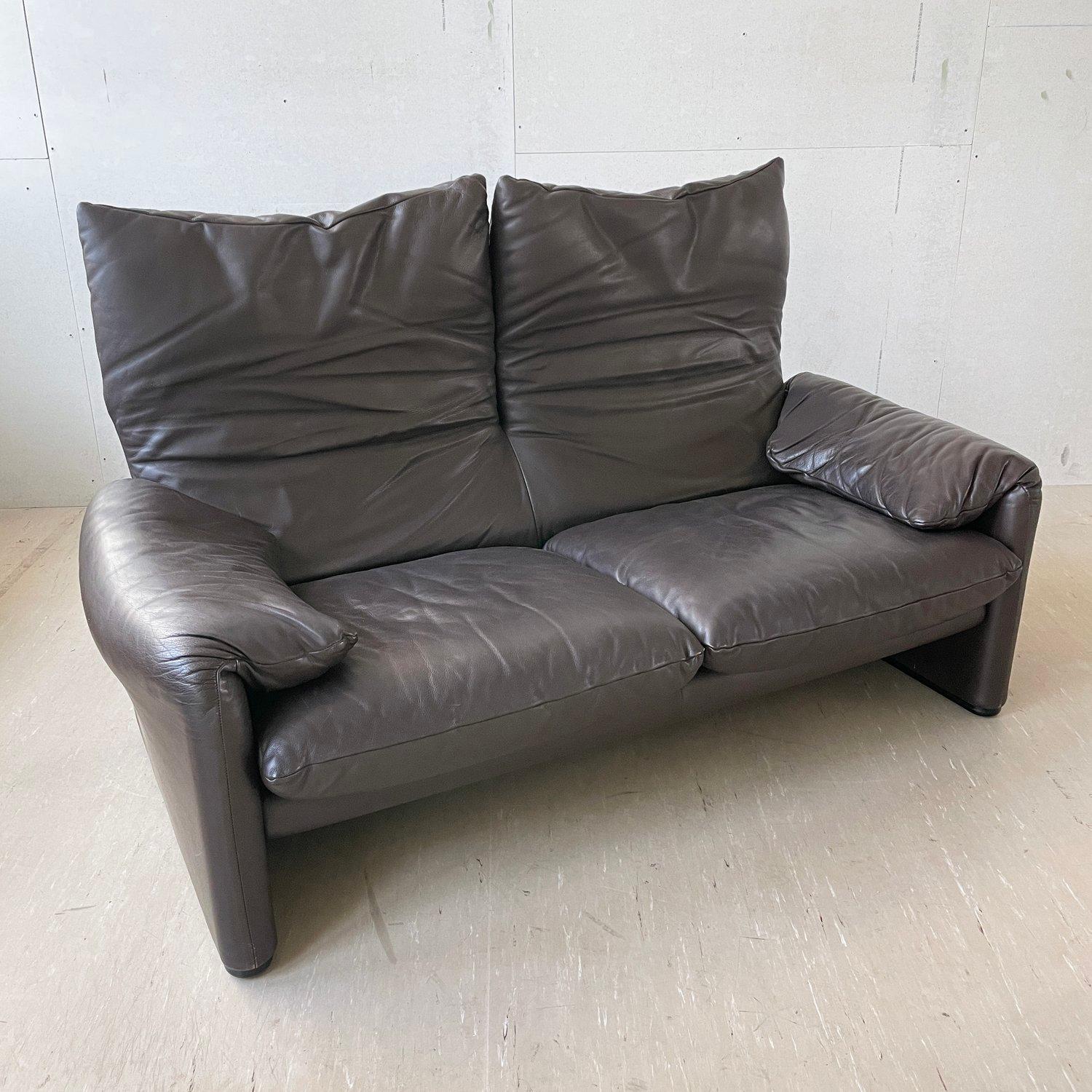 Cassina - Vico Magistretti Maralunga 2sitzer-Sofa aus Leder im Angebot 4