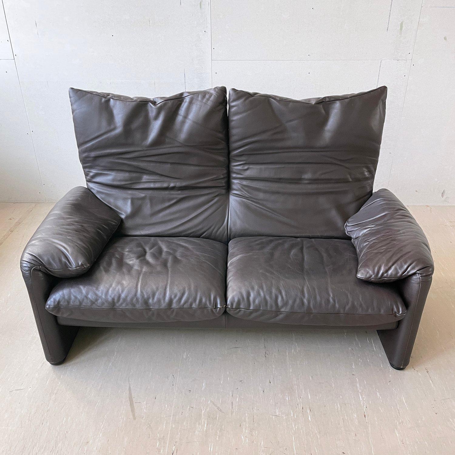 Cassina - Vico Magistretti Maralunga 2sitzer-Sofa aus Leder im Zustand „Gut“ im Angebot in Bern, CH