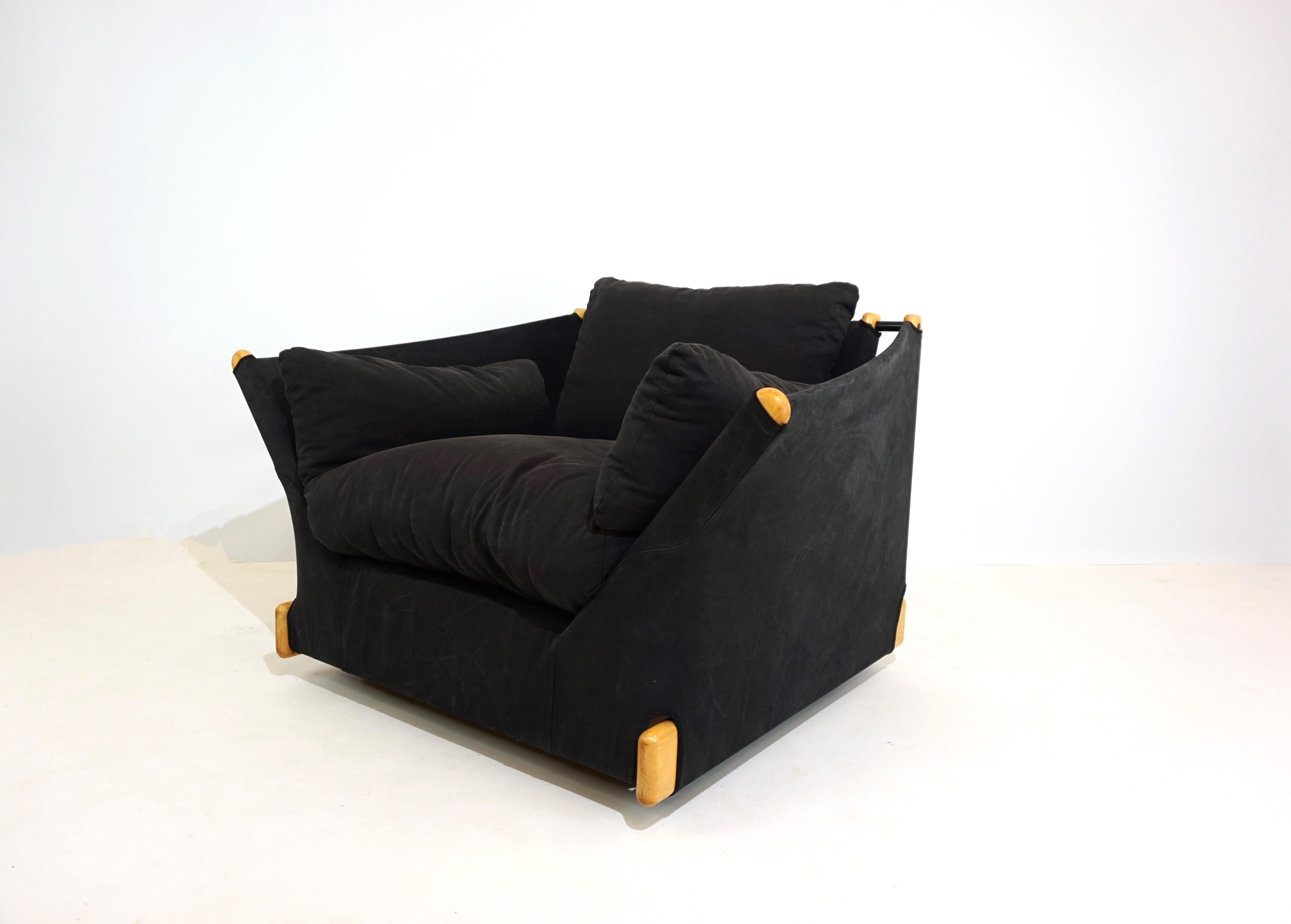 Mid-Century Modern Cassina Violoncello lounge chair by Piero de Martini For Sale
