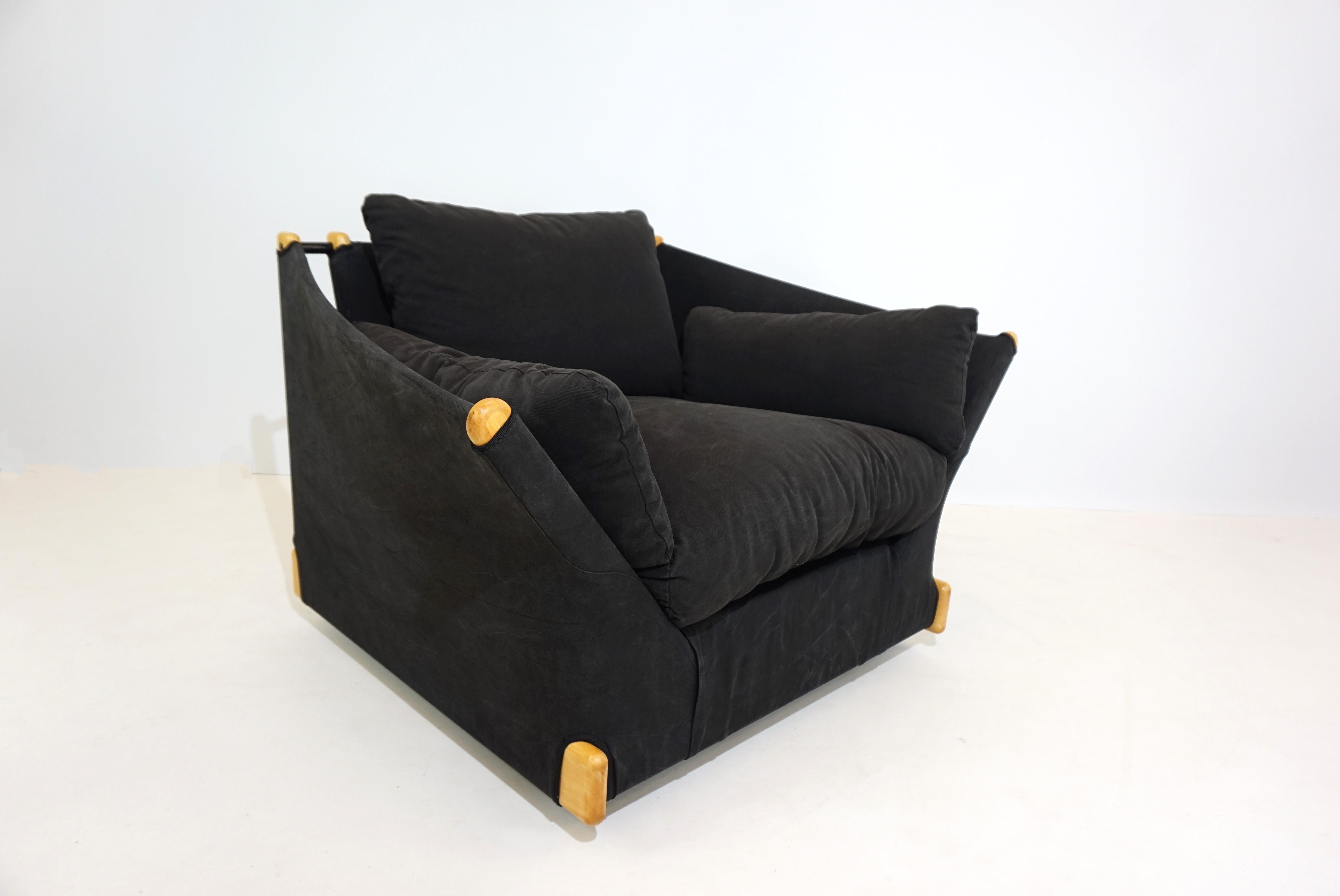 Italian Cassina Violoncello lounge chair by Piero de Martini For Sale
