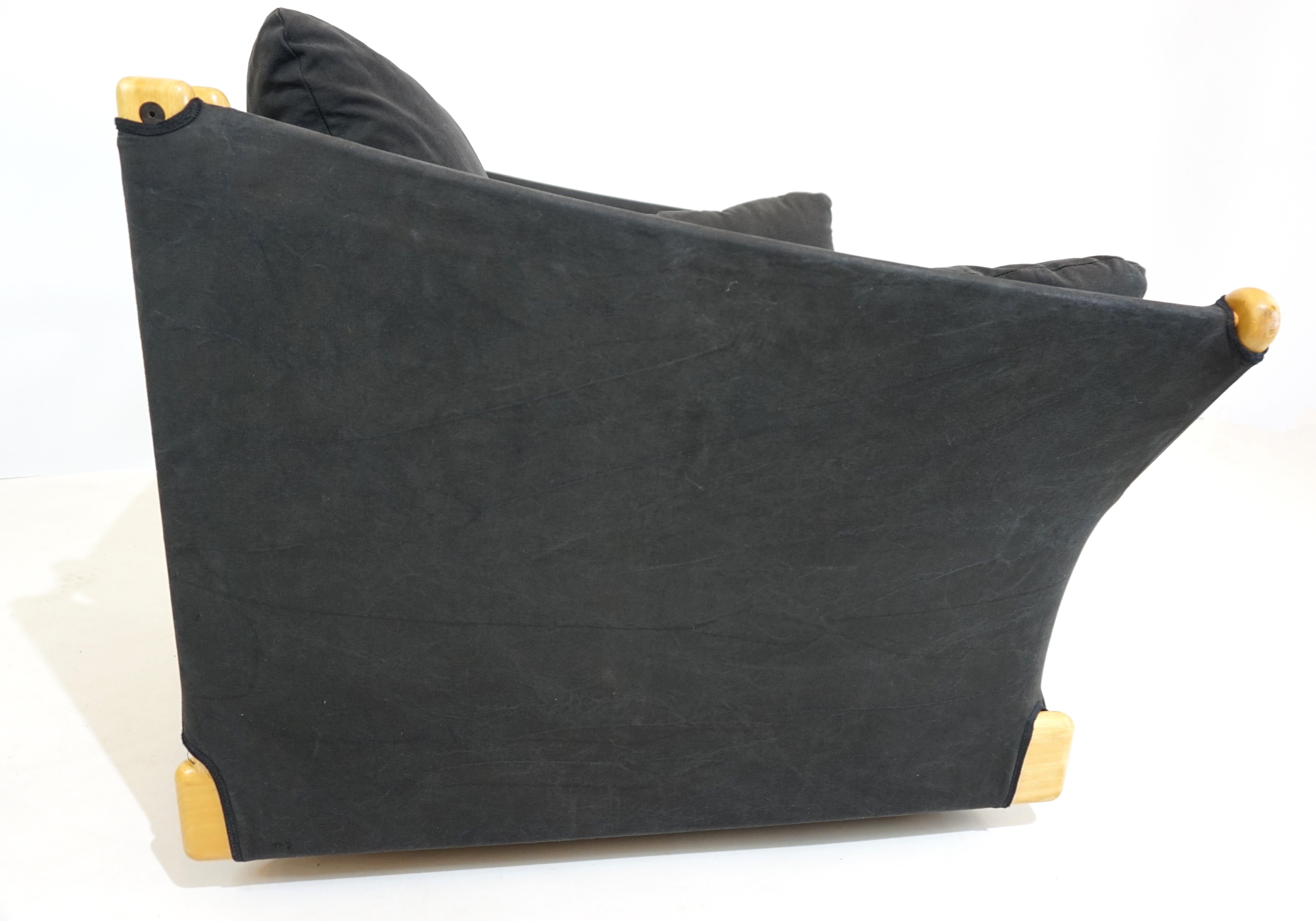 Canvas Cassina Violoncello lounge chair by Piero de Martini