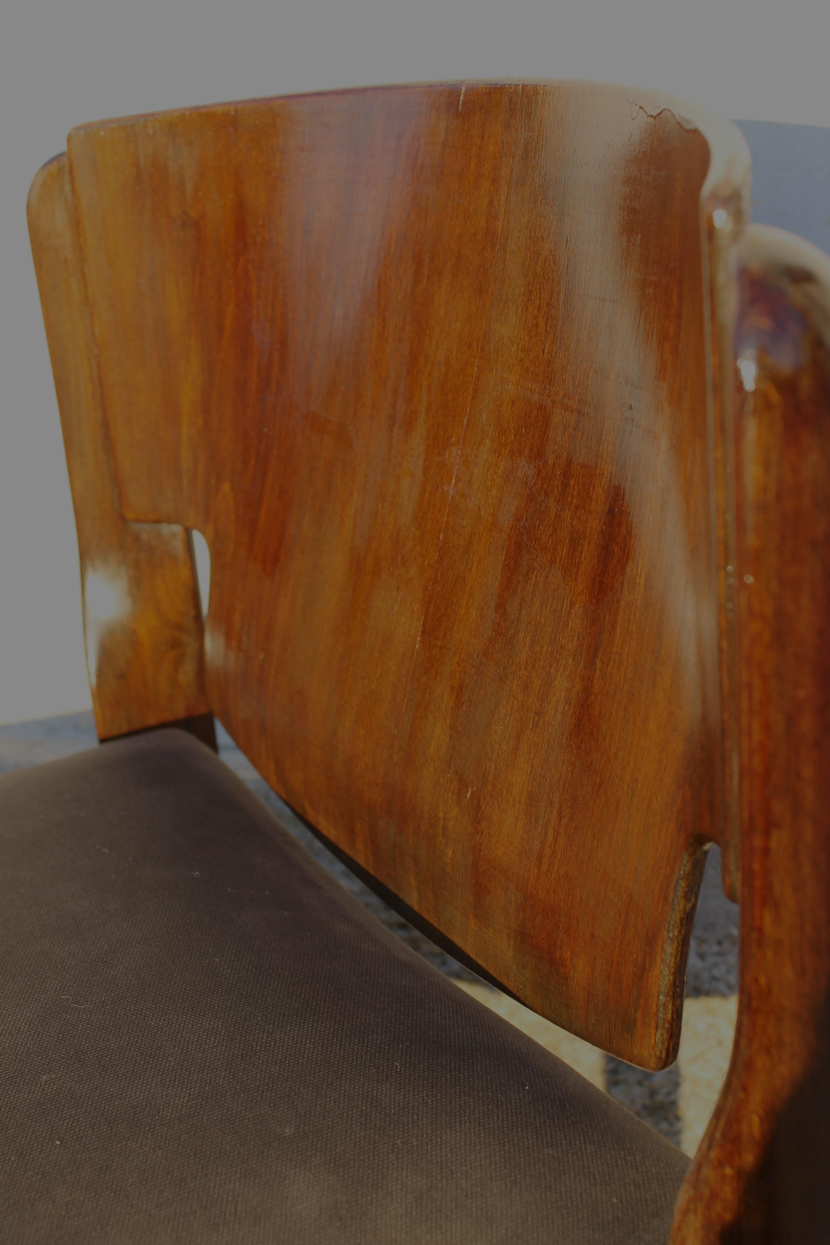 Mid-20th Century  Cassina walnut chair Mod. 122 by Vico Magistretti Italy 60s (six available) For Sale