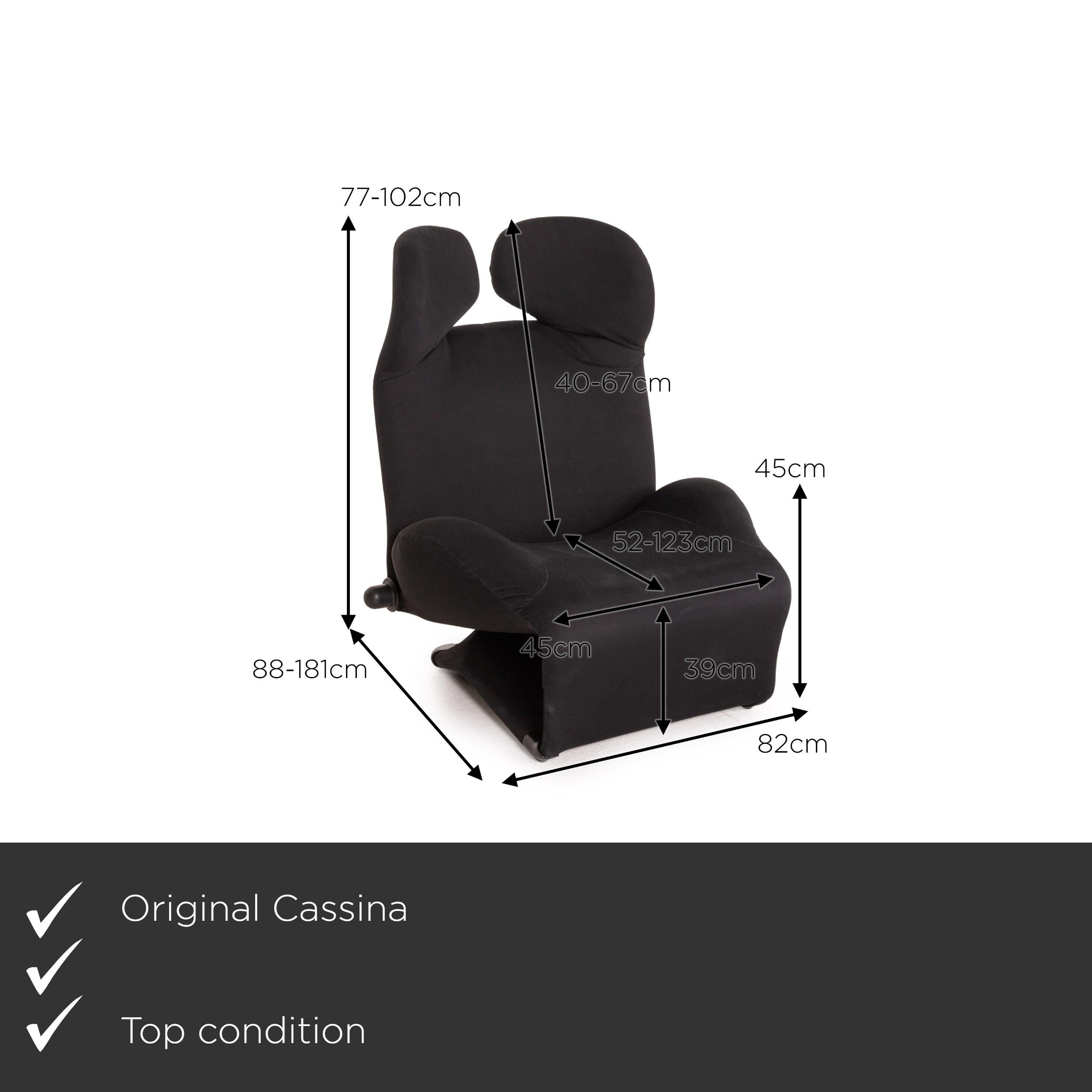We present to you a Cassina Wink fabric armchair black.


 Product measurements in centimeters:
 

Depth: 88
Width: 82
Height: 102
Seat height: 38
Rest height: 45
Seat depth: 56
Seat width: 45
Back height: 40.
 