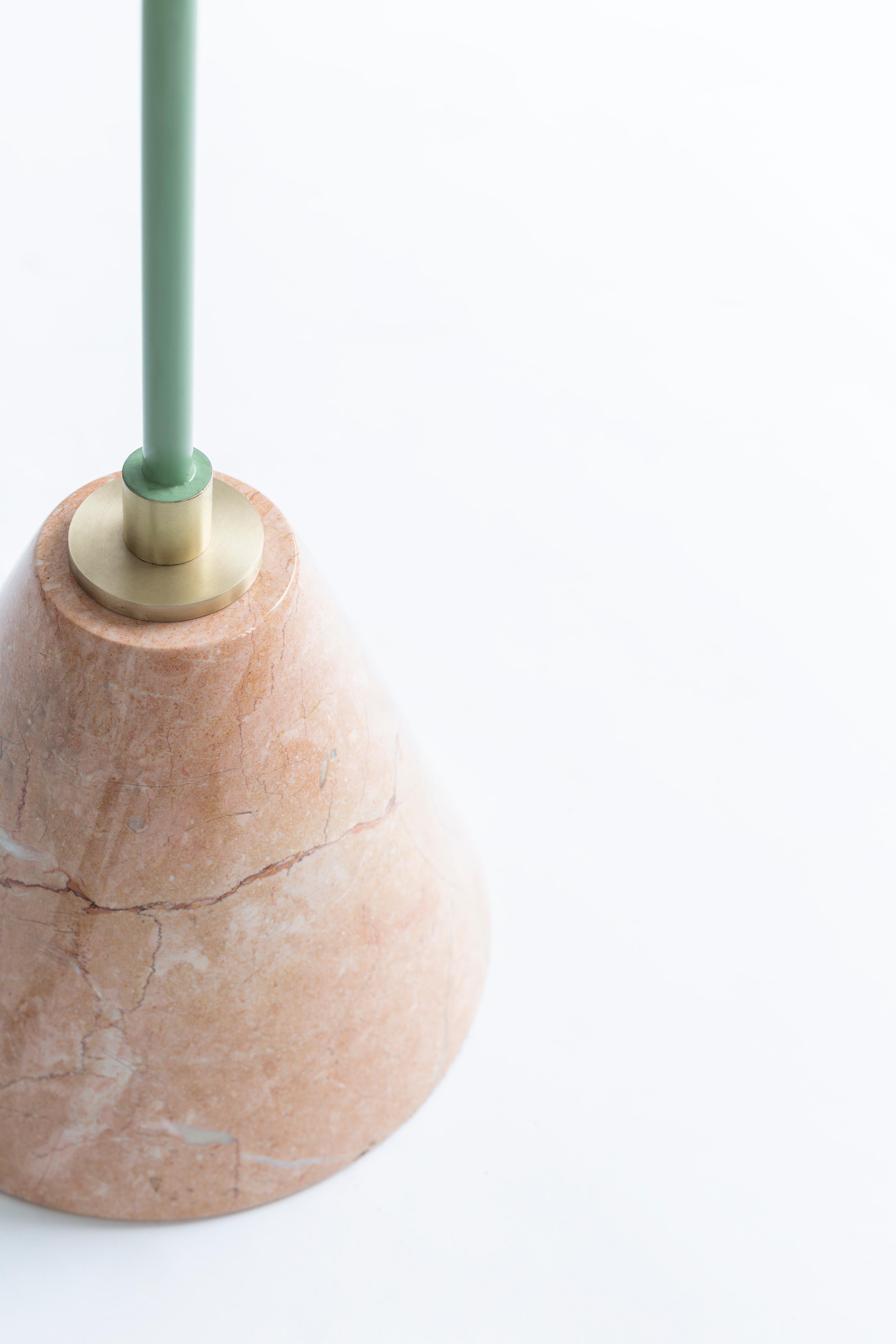 Lámpara de pie Cassini Rosa de Merve Kahraman, metal verde menta y mármol rosa rosado en venta 2