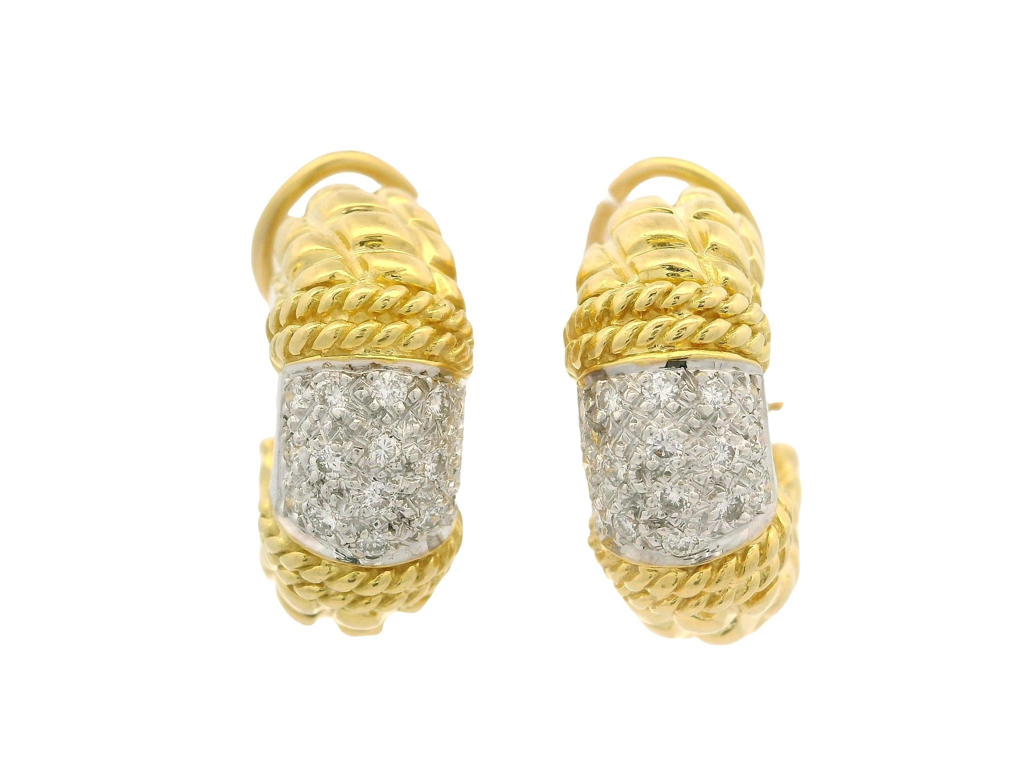 Pendientes de aro Cassis de oro macizo de 18 quilates con diamantes pavé de 0,32 ctw y textura elegante en venta 7