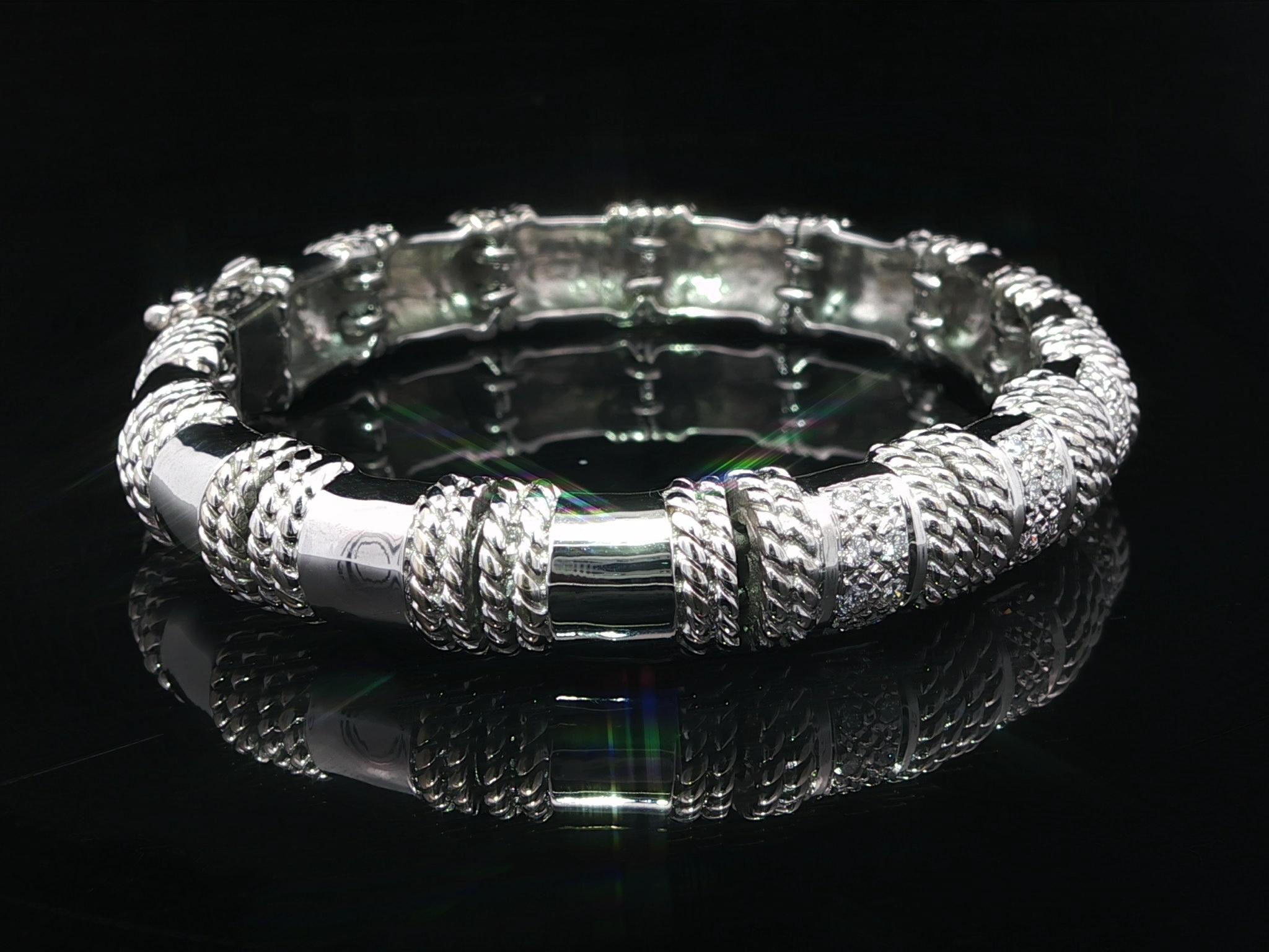 Cassis Bracelet en or blanc 18k avec diamants et fils torsadés polis en vente 1