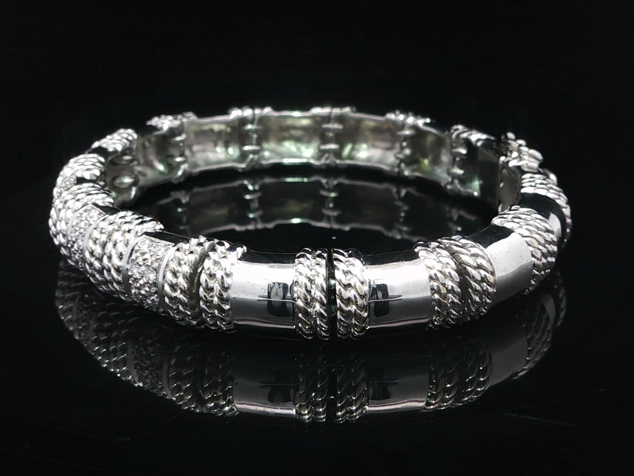 Cassis Bracelet en or blanc 18k avec diamants et fils torsadés polis en vente 3