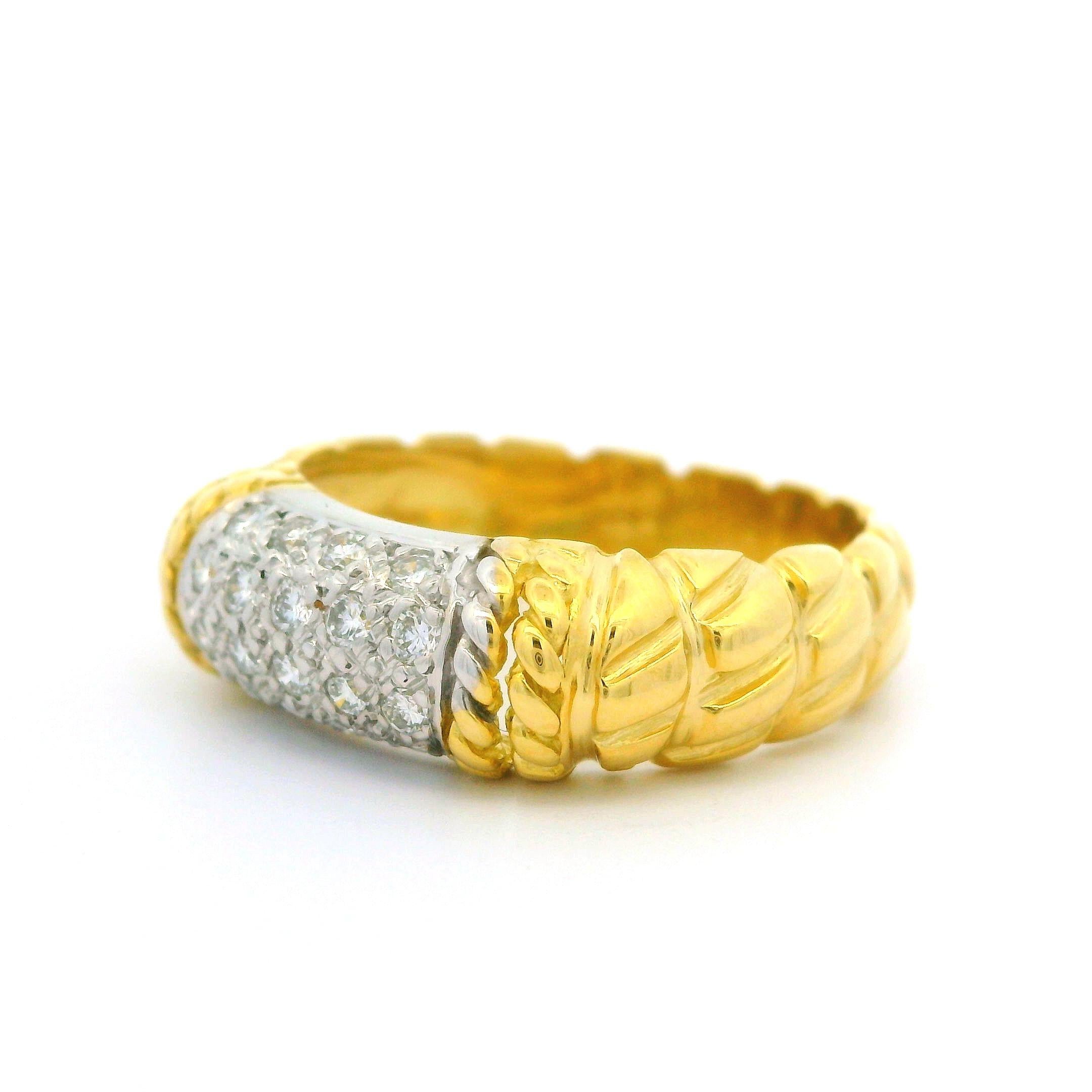 Round Cut Cassis 18k Yellow Gold 0.20ctw Pave Diamond Section Textured Band Ring Size 6