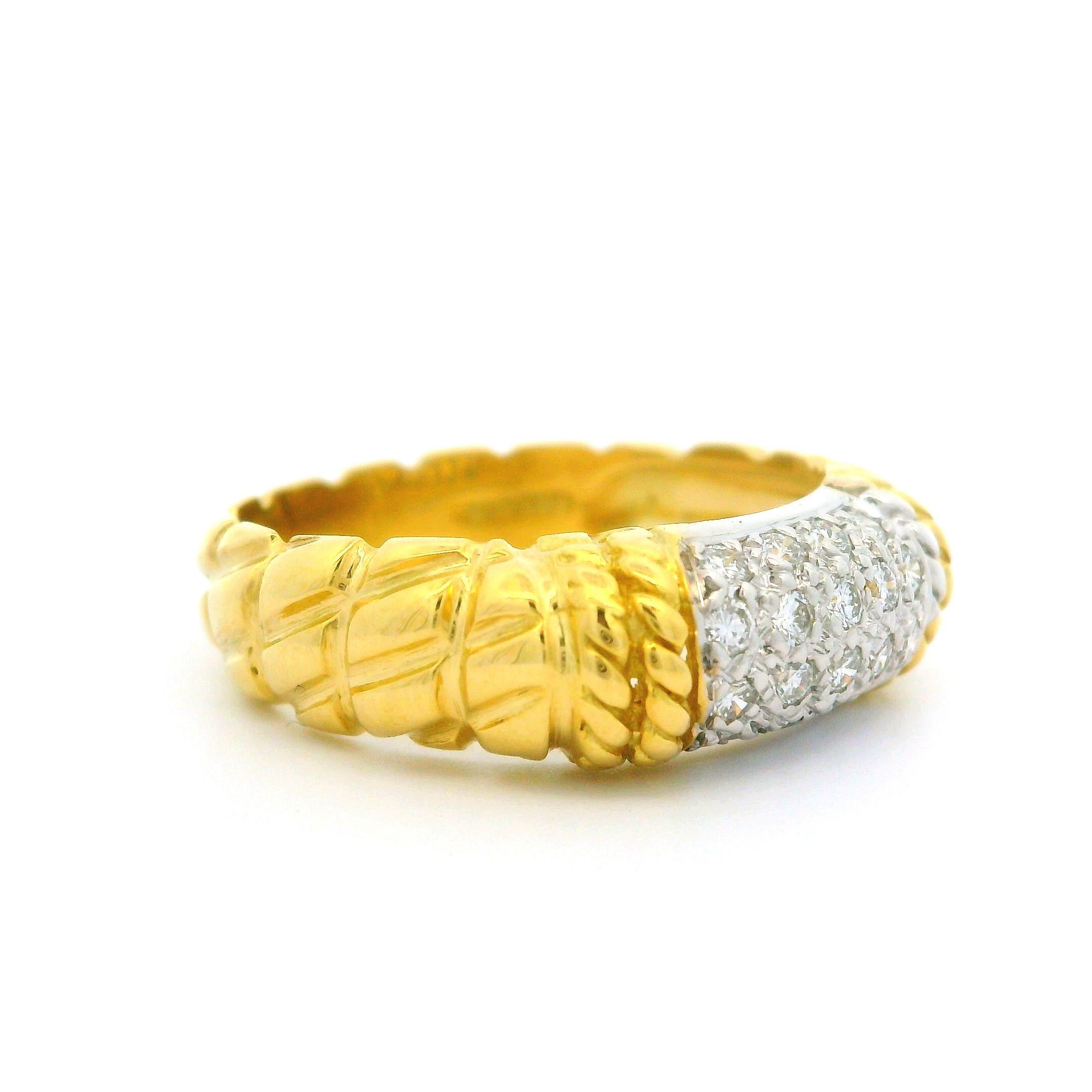 Cassis 18k Yellow Gold 0.20ctw Pave Diamond Section Textured Band Ring Size 6 In Excellent Condition In Montclair, NJ