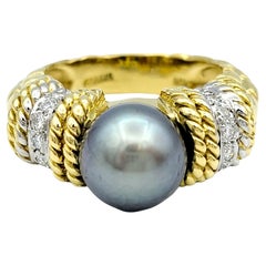 Cassis Ring aus 18 Karat Gelbgold mit 9,5 mm Tahiti-Perlen und Diamanten