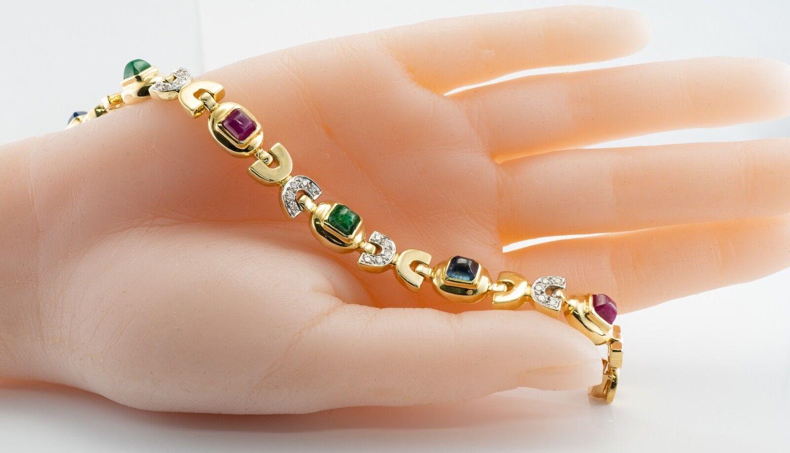 Cassis Armband aus 18 Karat Gold mit Smaragd, Rubin, Saphir und Diamant (Kegel-Cabochon) im Angebot
