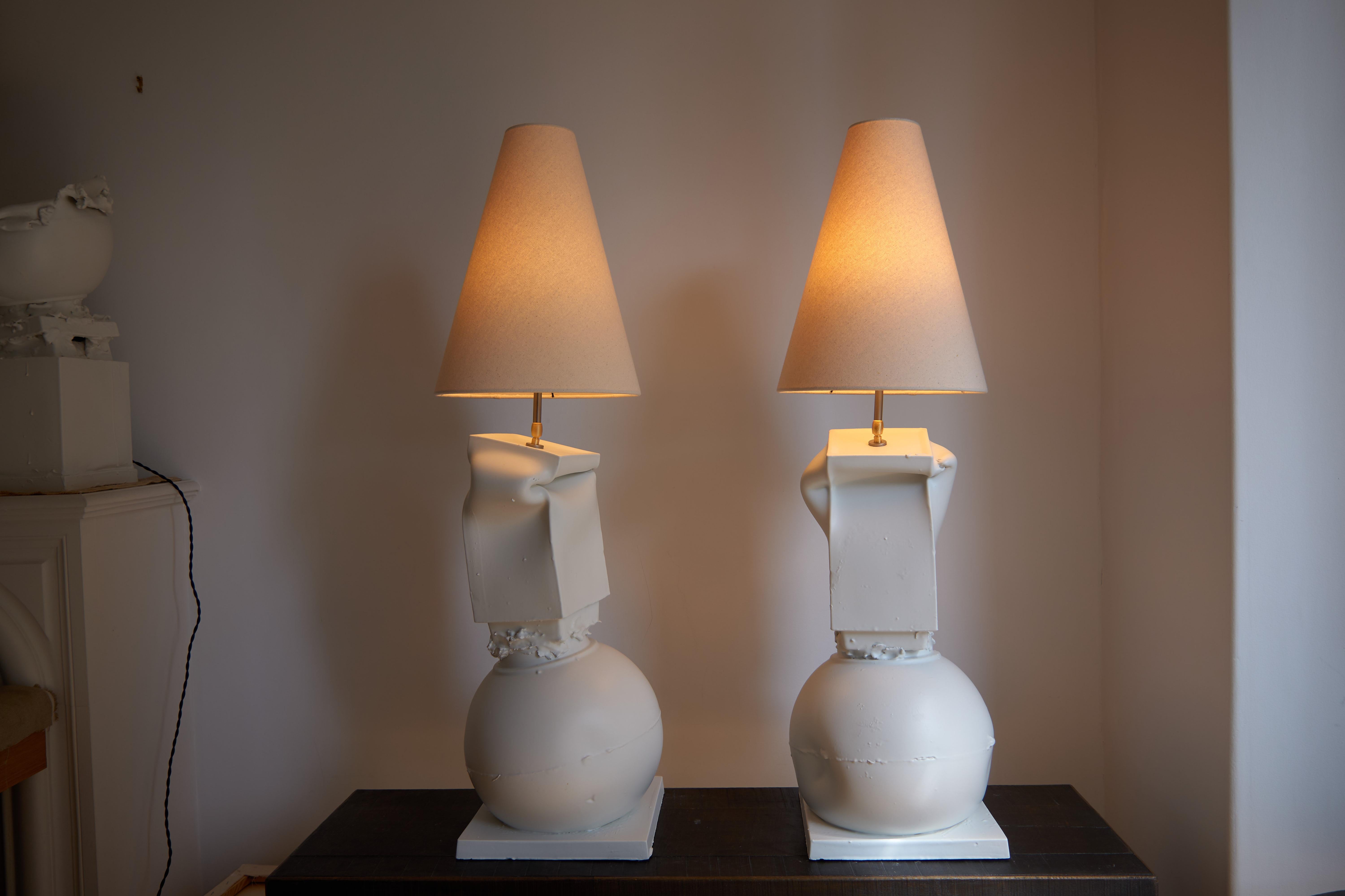 Grande lampada da tavolo in ceramica di colore verde scuro. Prodotto in Italia. in vendita 2