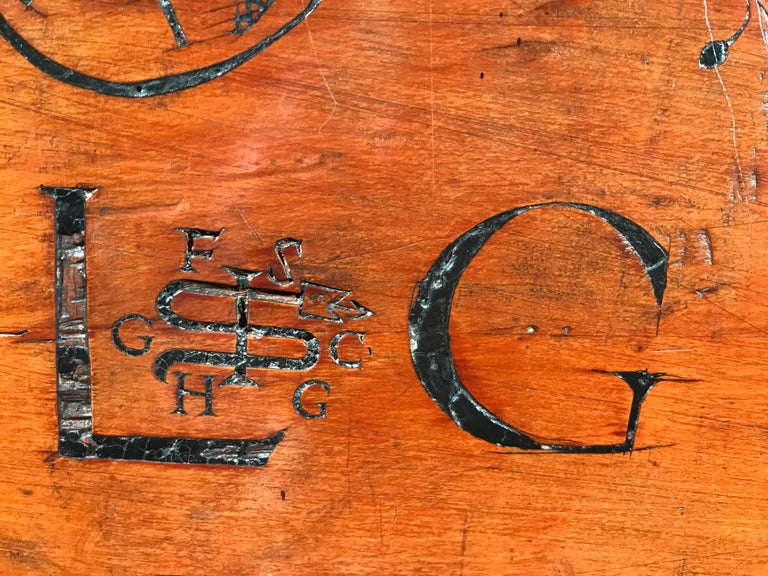 Cassone Chest Cedar Azores 20 October 1592 marriage scrollwork mastic punchwork In Good Condition For Sale In Eversholt, Bedfordshire