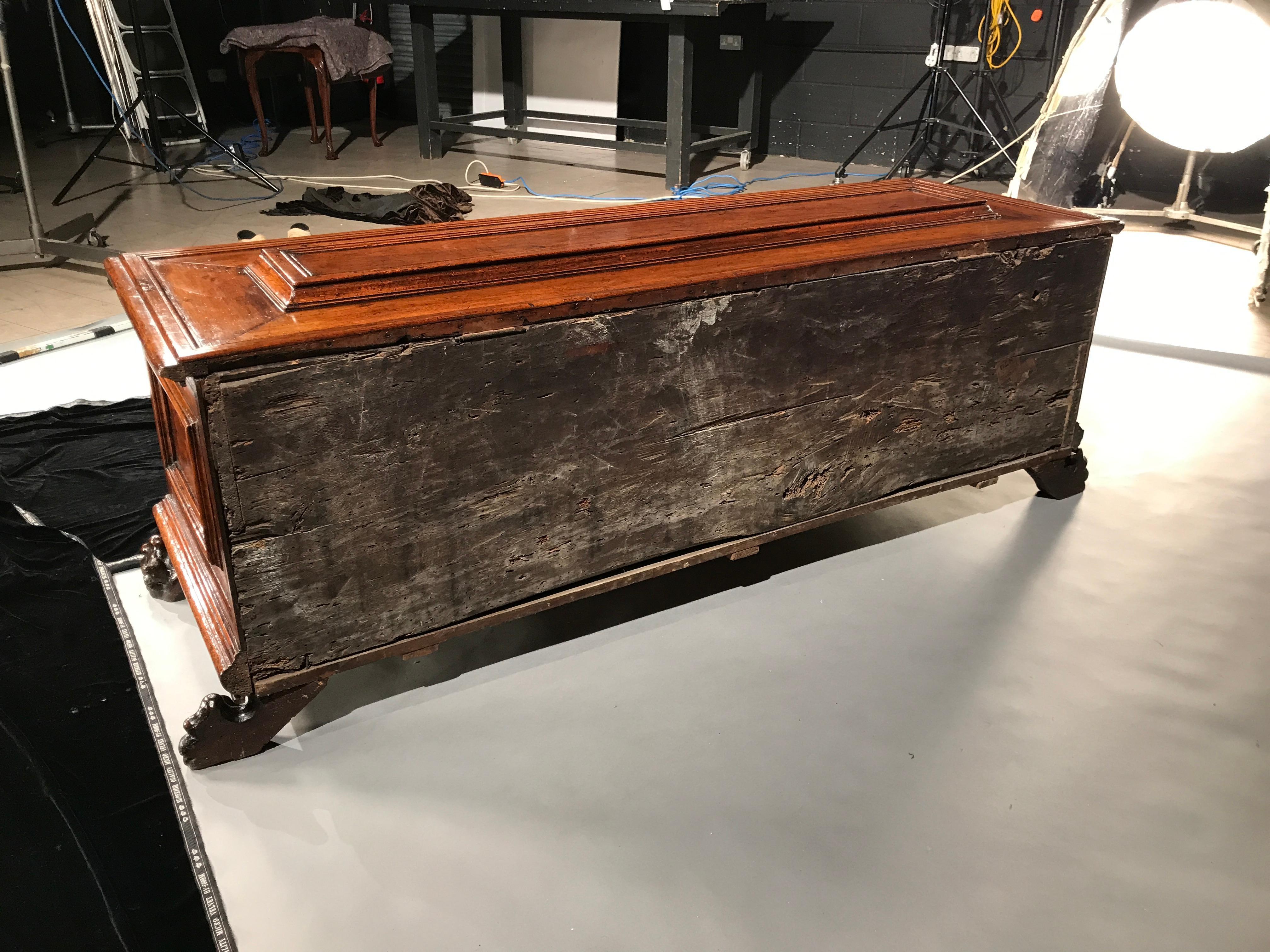 Cassone - Commode en marqueterie italienne avec accoudoirs dorés Renaissance L73,5