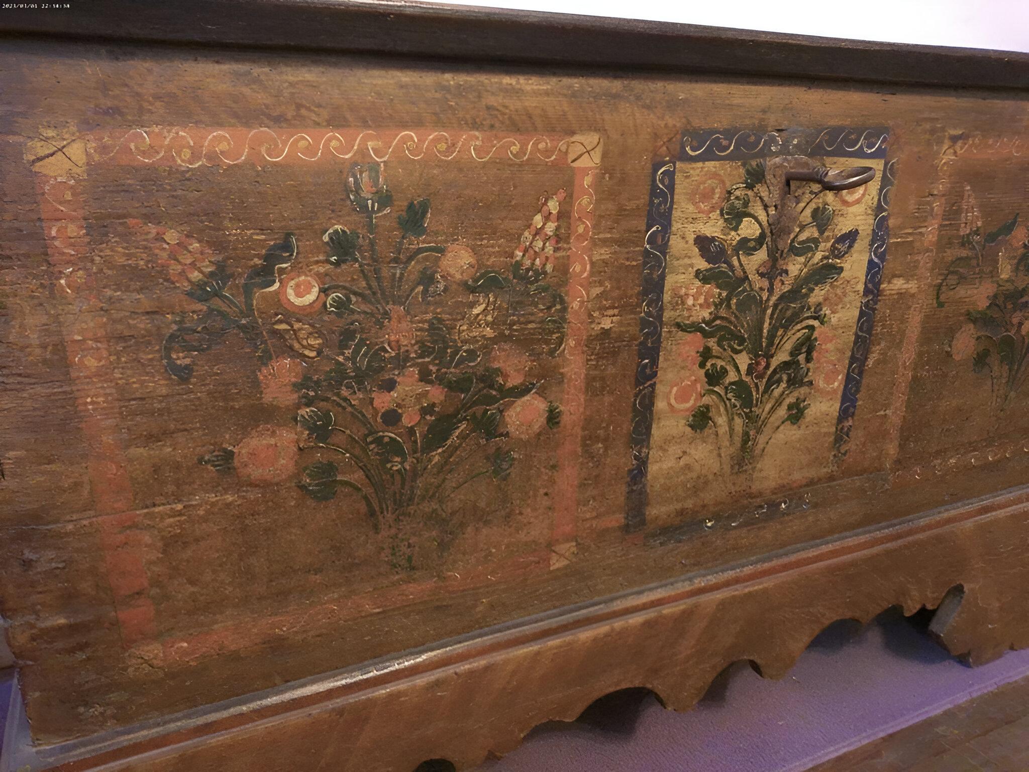 Folk Art Spruce wedding chest For Sale
