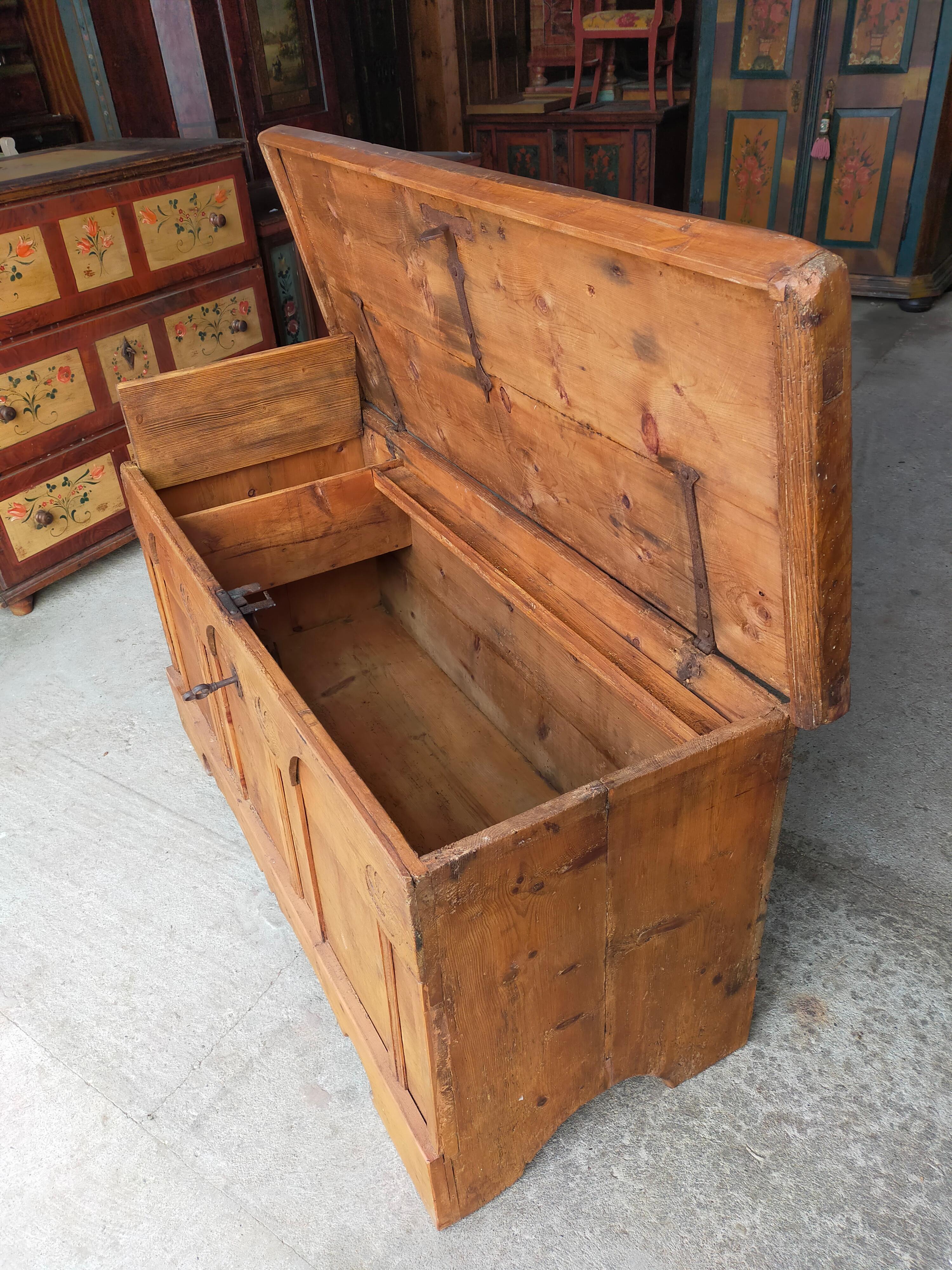 Folk Art Stone pine wedding chest, up to the 1700s For Sale