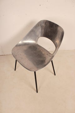 Chaise tulipe en fonte d'aluminium de Pierre Guariche pour Steiner:: France:: 1954