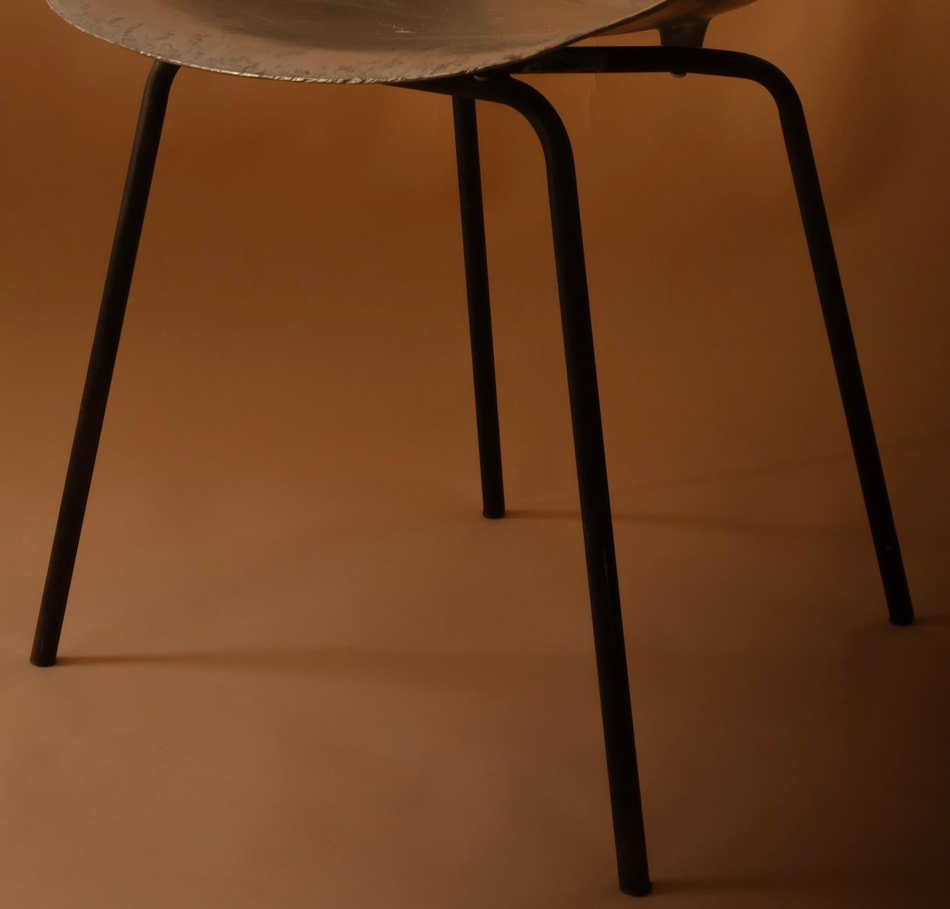 Aluminum Cast aluminium 'Tulipe' chair by Pierre Guariche. French 1950s. For Sale