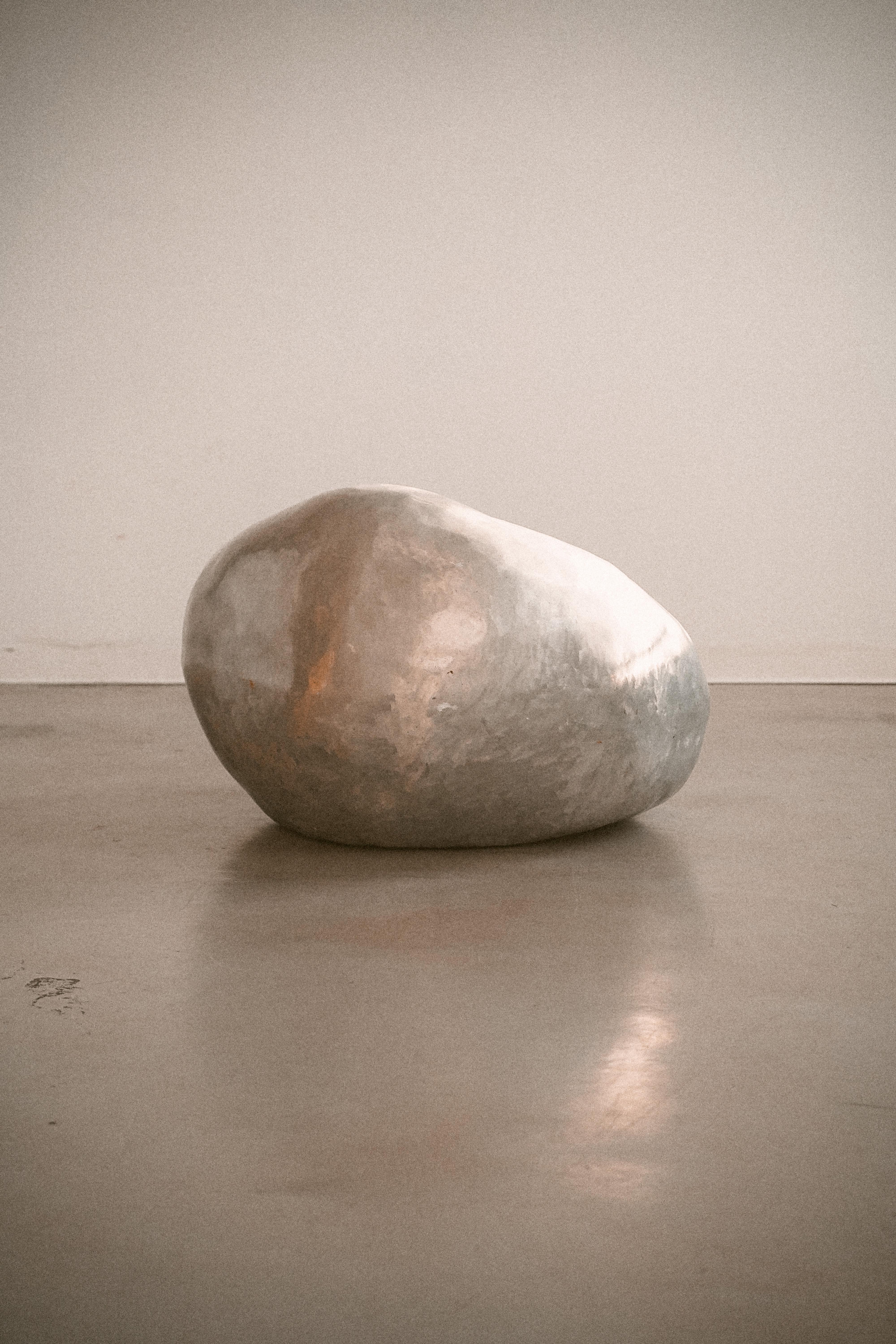 Stuhl „Blob“ aus Aluminiumguss  (Postmoderne) im Angebot