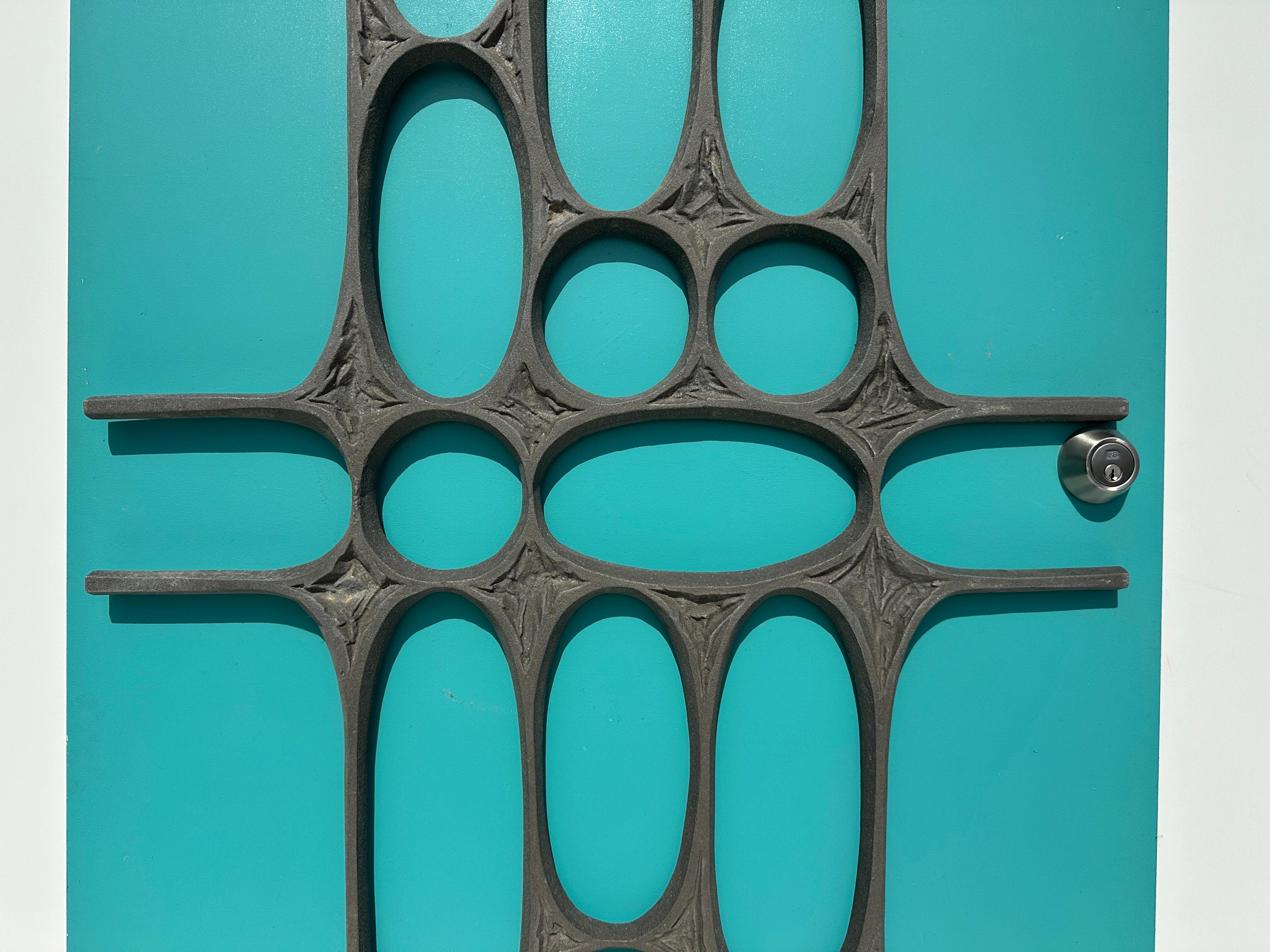 Panel de Puerta Brutalista de Aluminio Fundido en venta 3