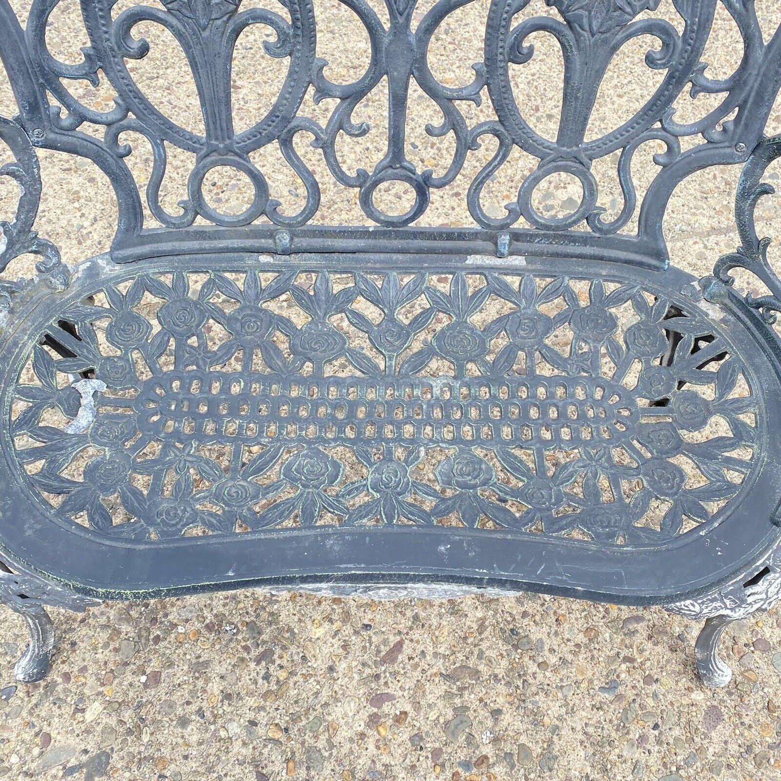 Cast Aluminum Floral French Style Flower Garden Patio Outdoor Bench Loveseat In Good Condition For Sale In Philadelphia, PA