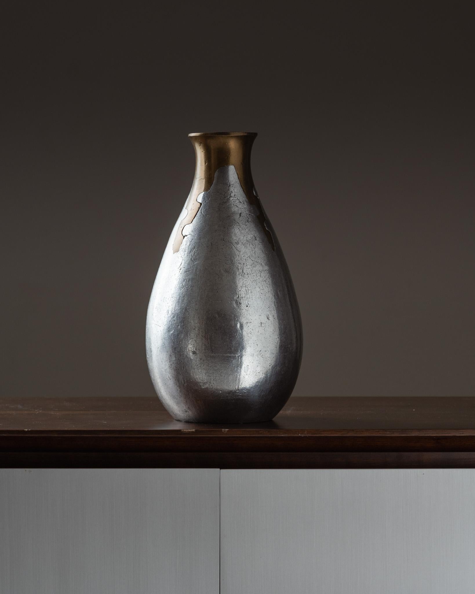 Jarrón de aluminio fundido, Philippe Jean, años 70 en Bueno estado para la venta en PARIS, FR