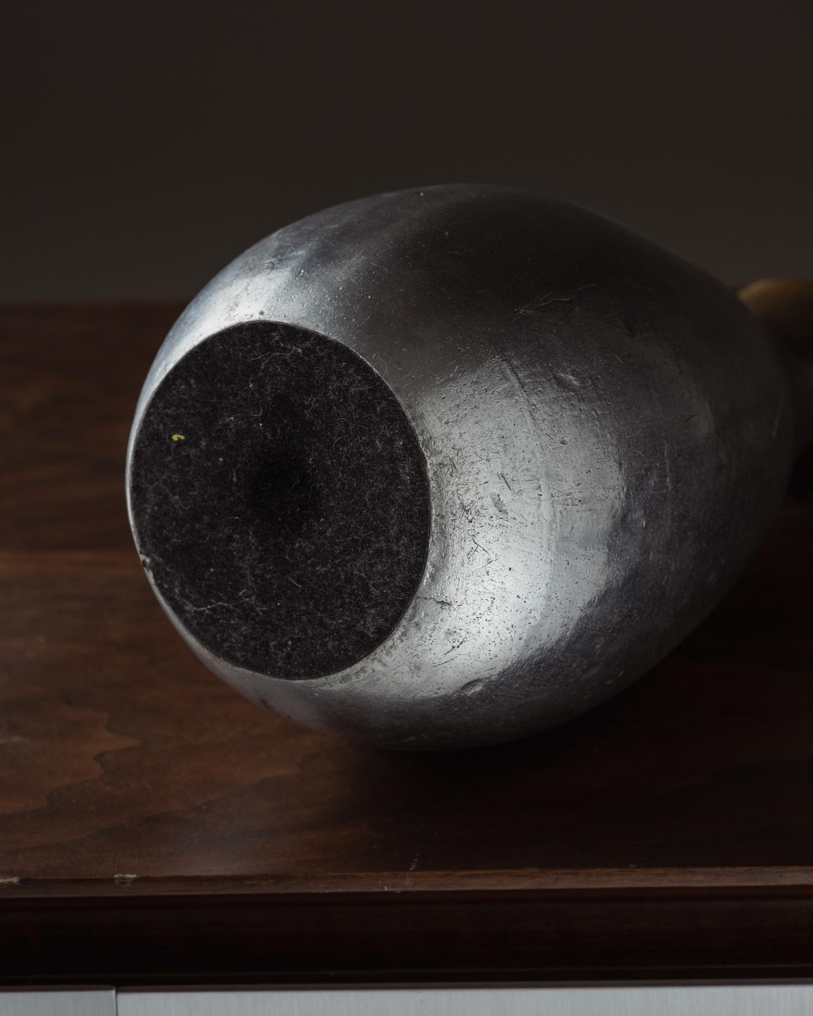 Jarrón de aluminio fundido, Philippe Jean, años 70 en venta 1
