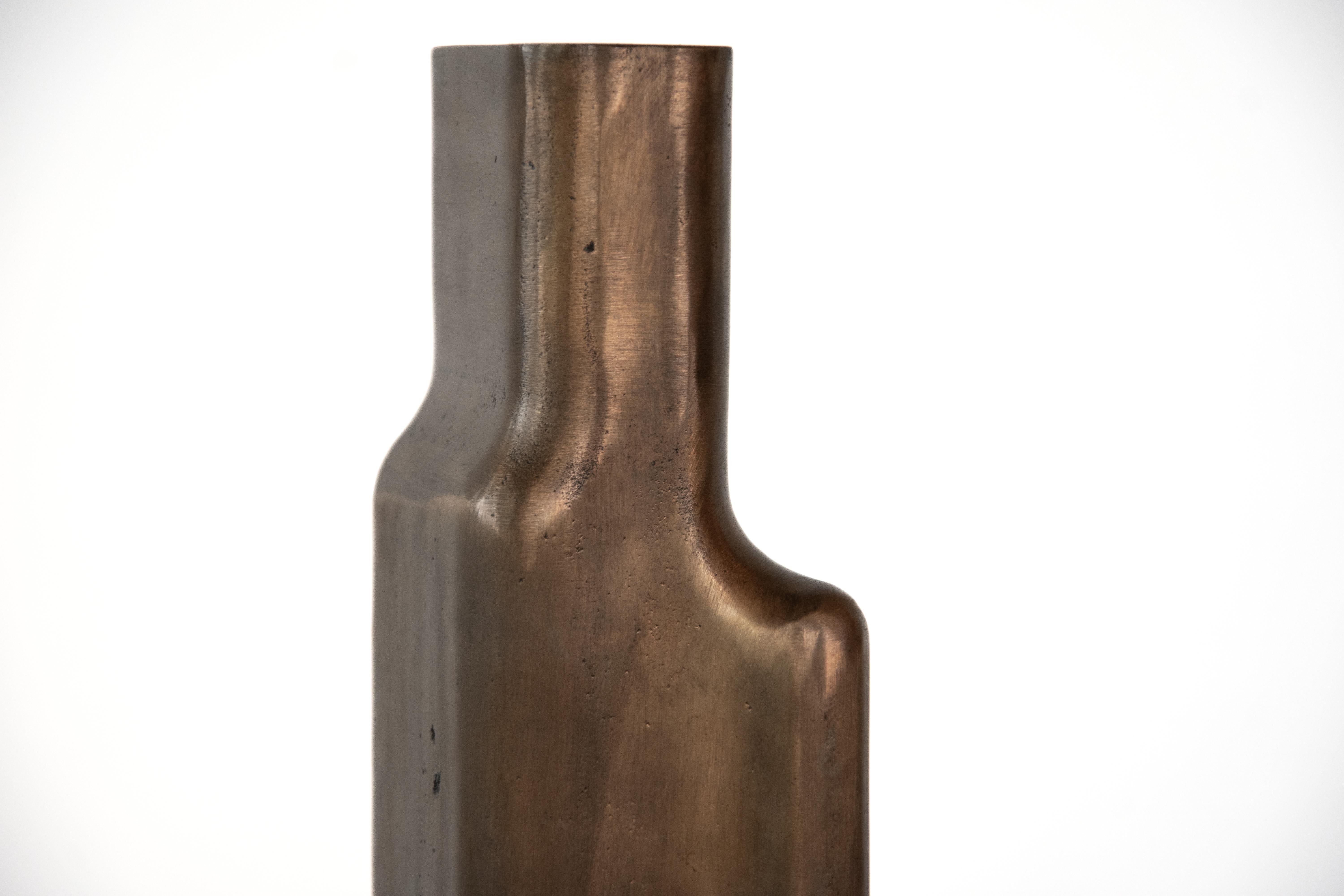 Cast and Patinated Bronze Flos Vase by Eichkorn Posmoderno en venta
