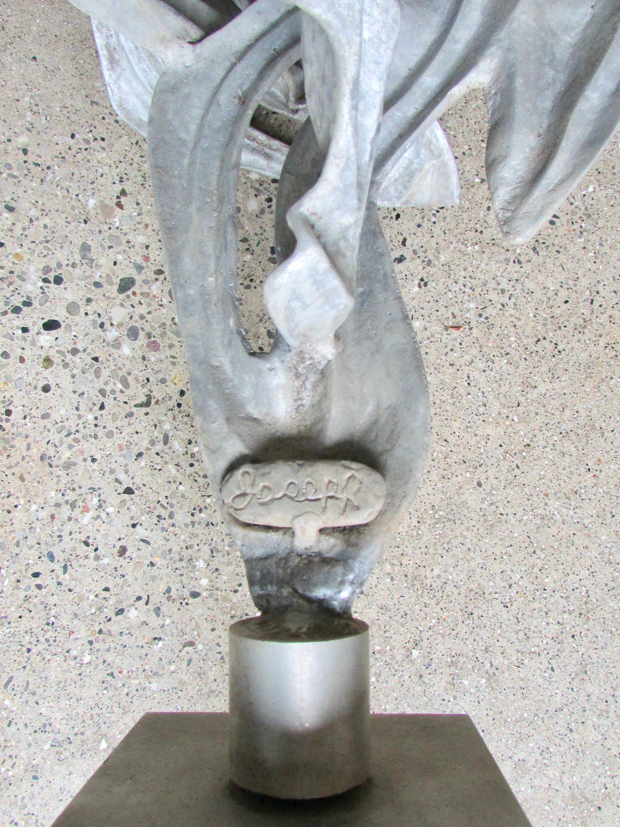 Sculpture abstraite en aluminium coulé et soudé de forme organique signée Joseph  Bon état - En vente à Ferndale, MI